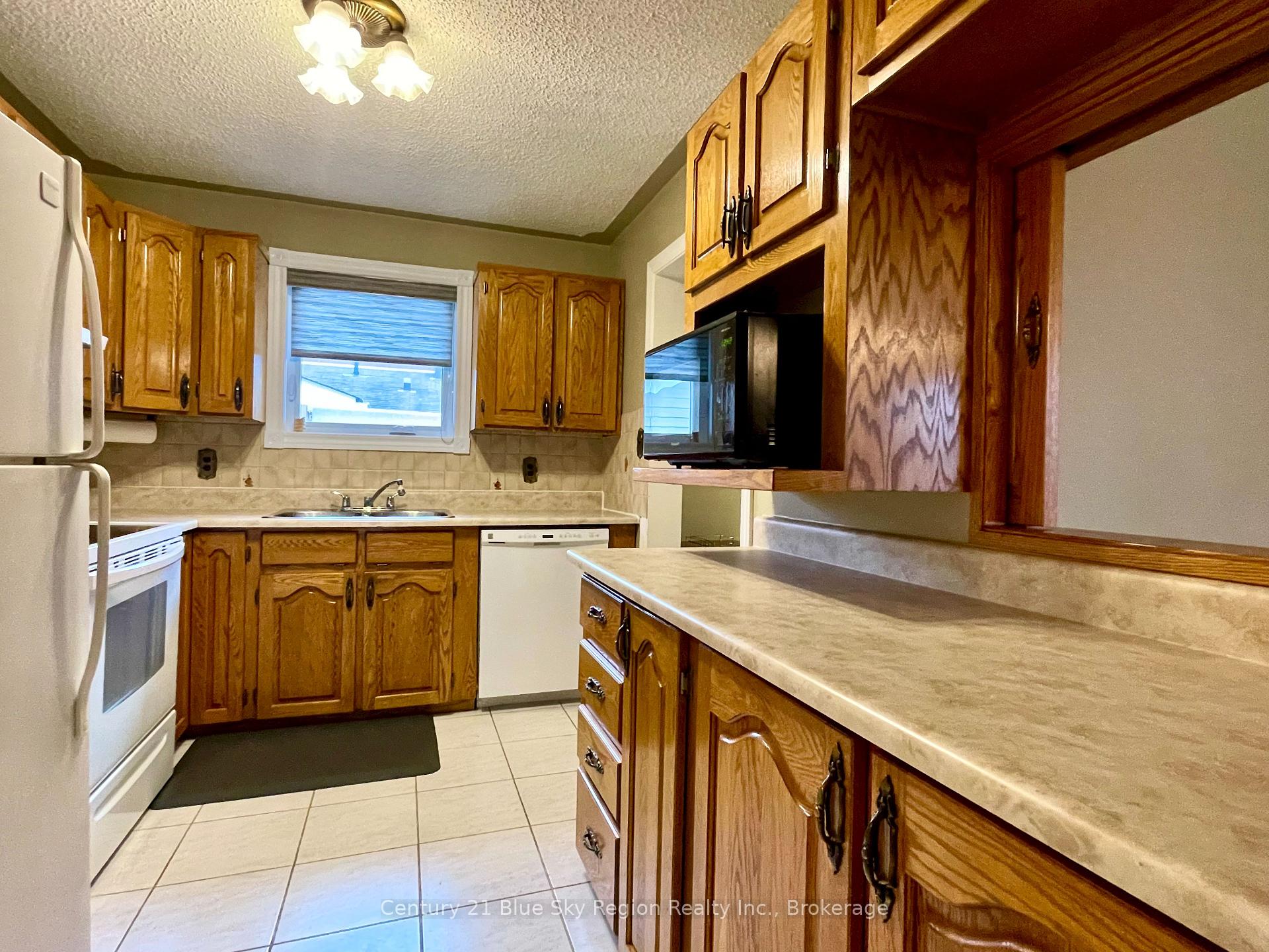 Photo 7 of 405 Mageau Street, West Nipissing, Sturgeon Falls — HOMEH