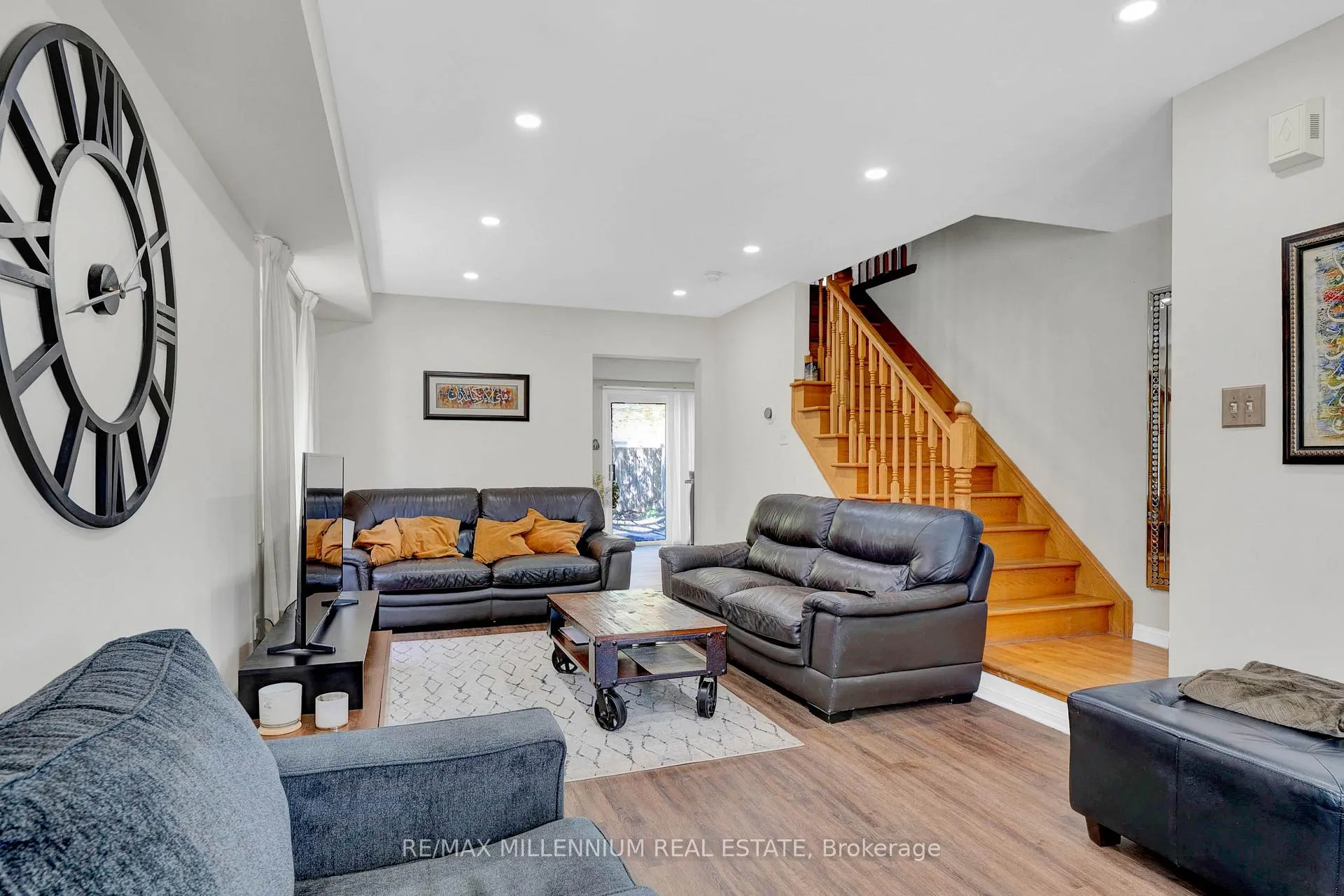 Photo 5 of 10 Mainland Crescent E, Vaughan, Vellore Village — HOMEH