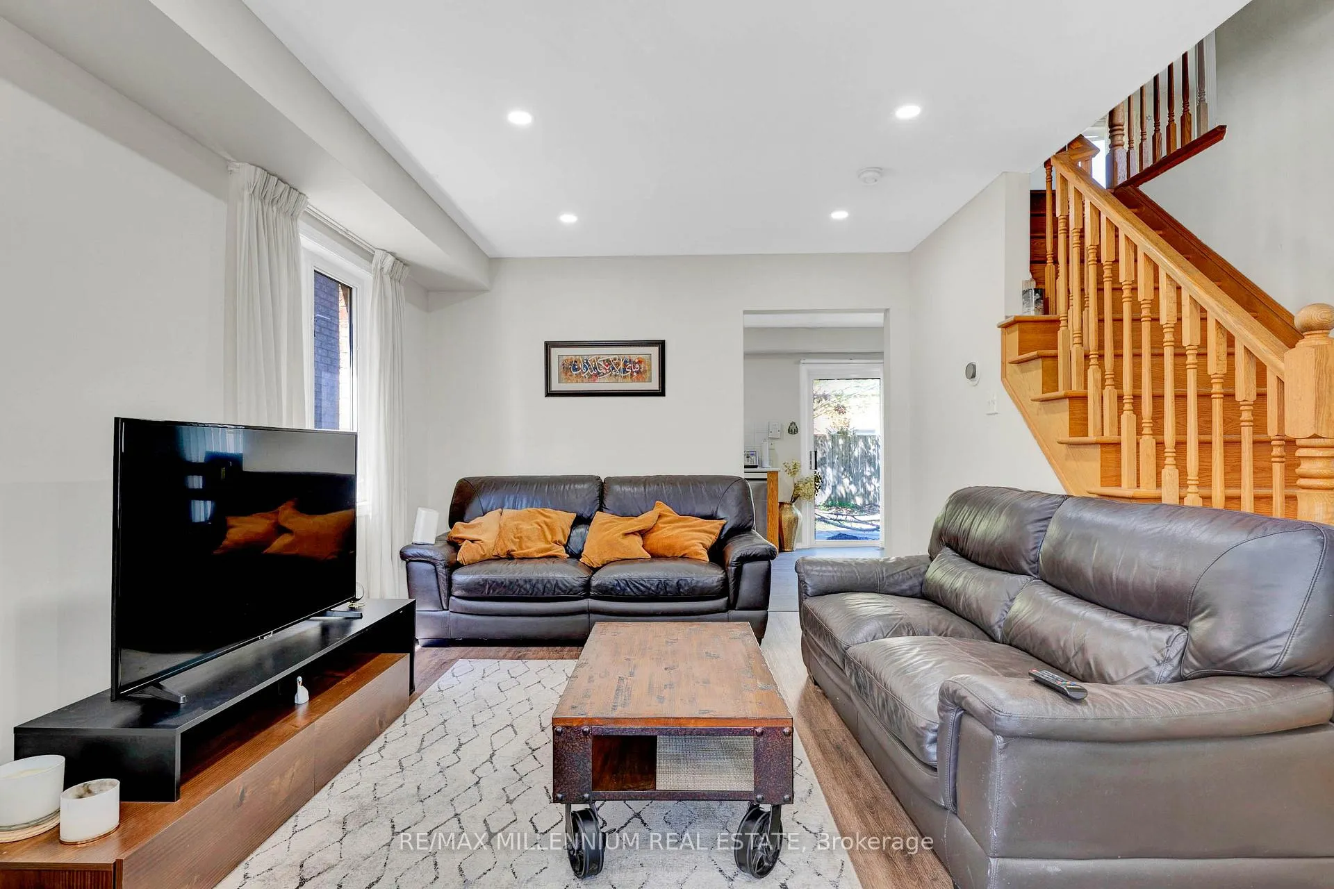 Photo 6 of 10 Mainland Crescent E, Vaughan, Vellore Village — HOMEH