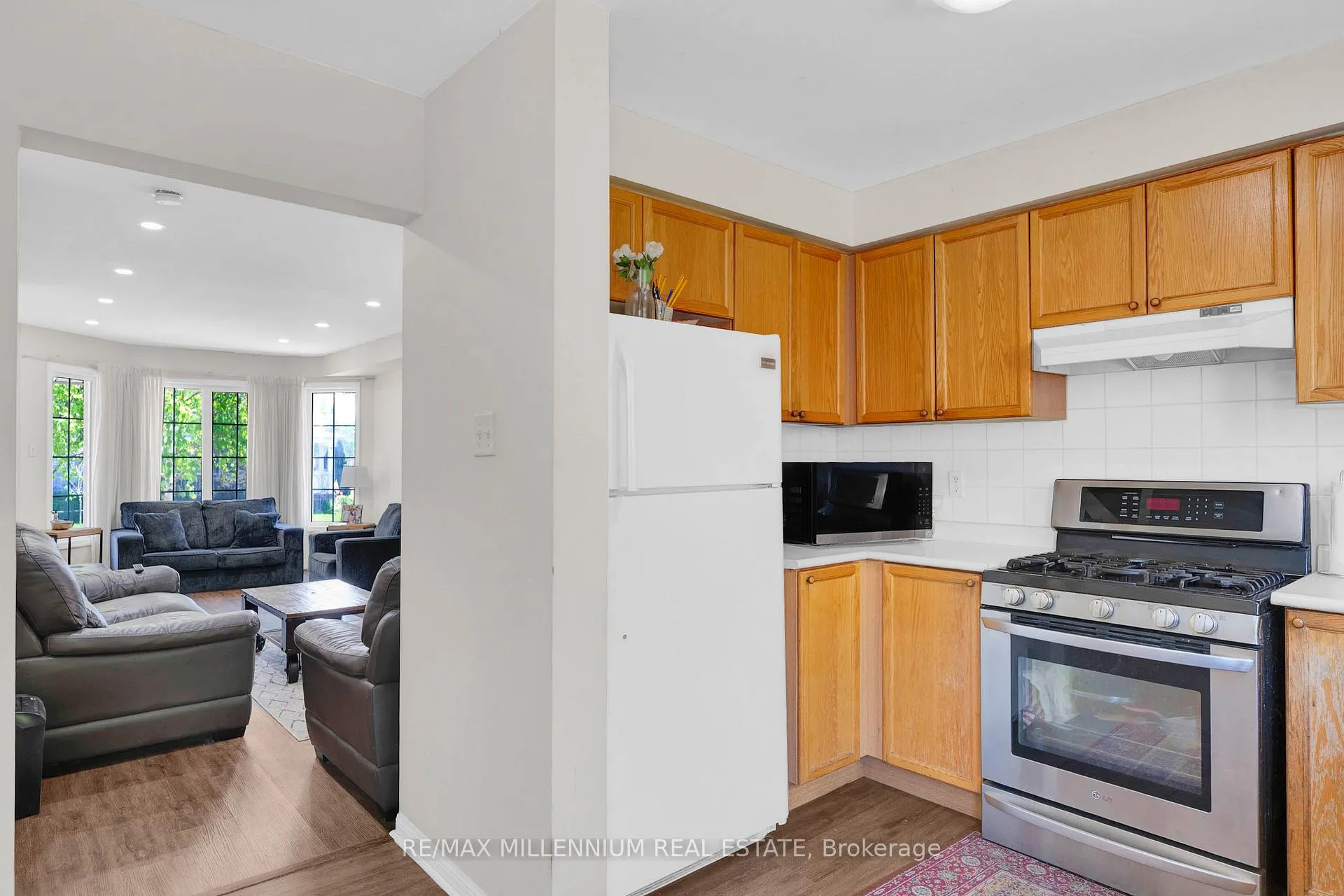 Photo 11 of 10 Mainland Crescent E, Vaughan, Vellore Village — HOMEH