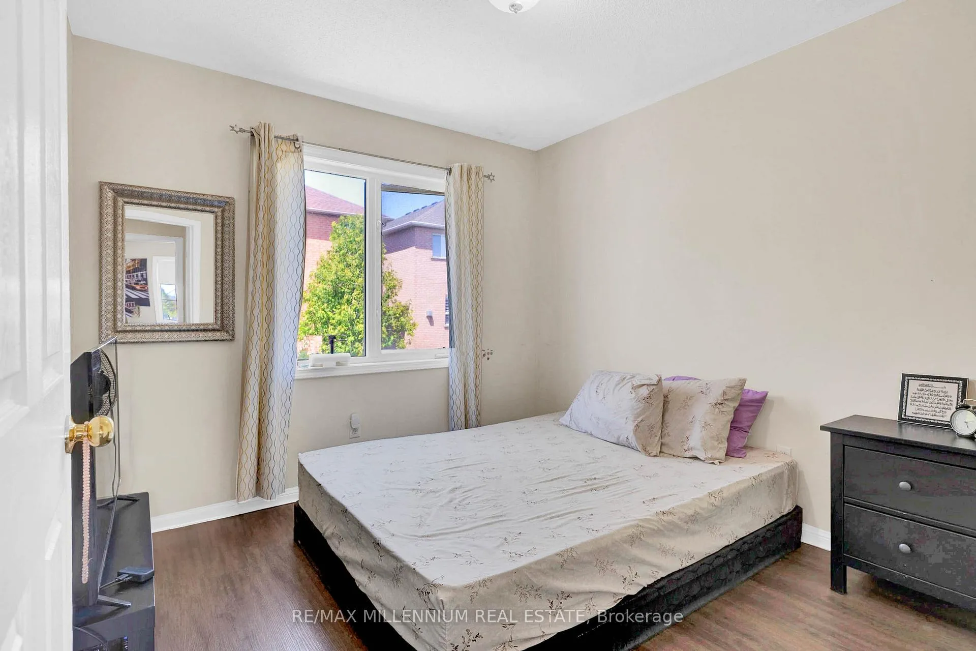 Photo 25 of 10 Mainland Crescent E, Vaughan, Vellore Village — HOMEH