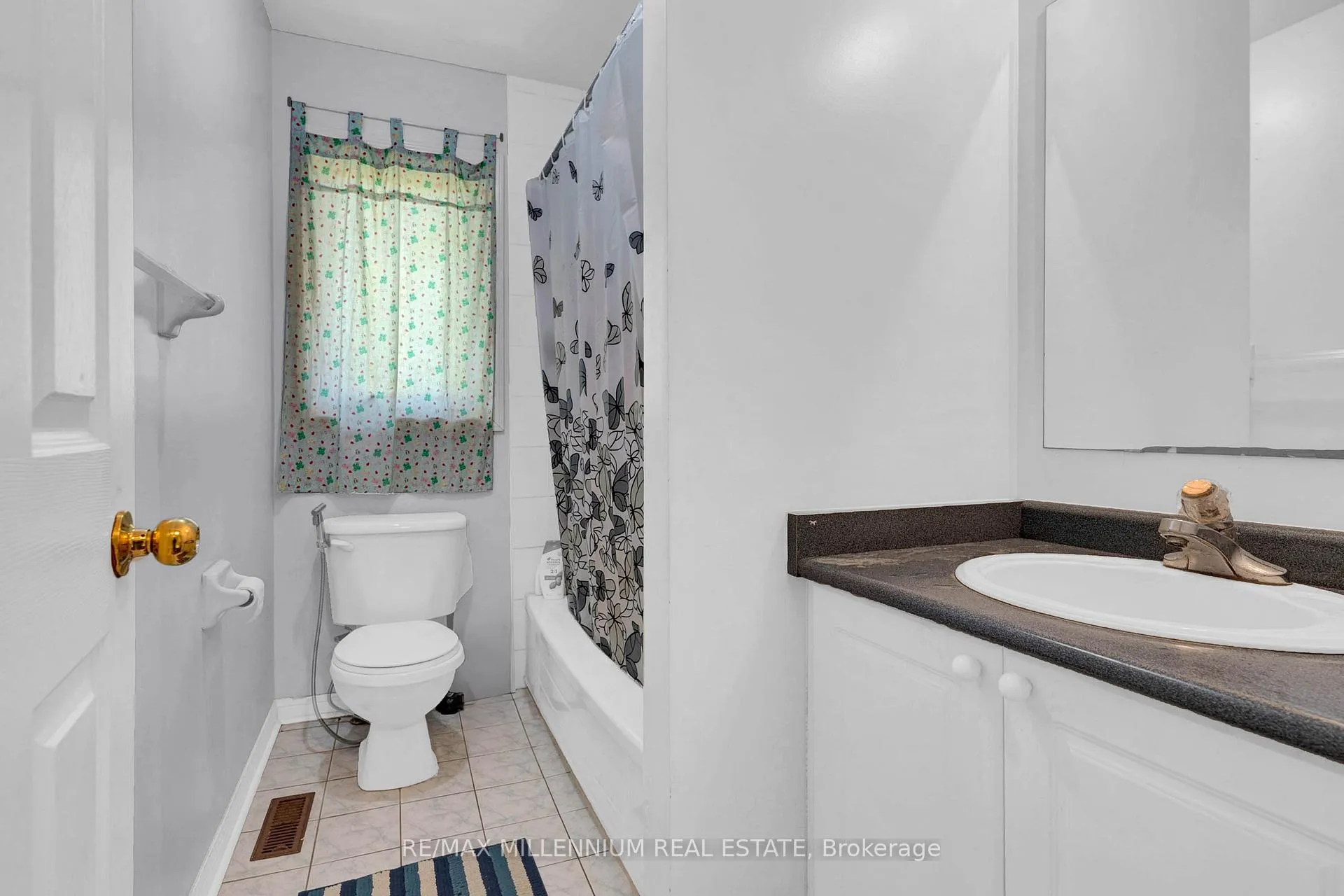 Photo 29 of 10 Mainland Crescent E, Vaughan, Vellore Village — HOMEH