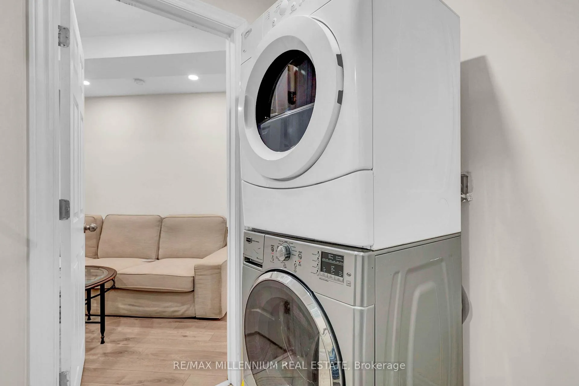 Photo 38 of 10 Mainland Crescent E, Vaughan, Vellore Village — HOMEH