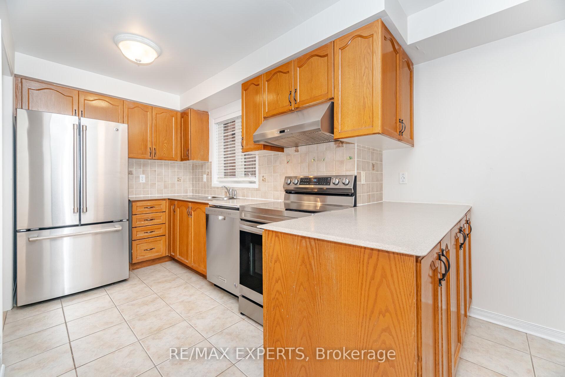 Photo 8 of 9 Marathon Avenue, Vaughan, Patterson — HOMEH