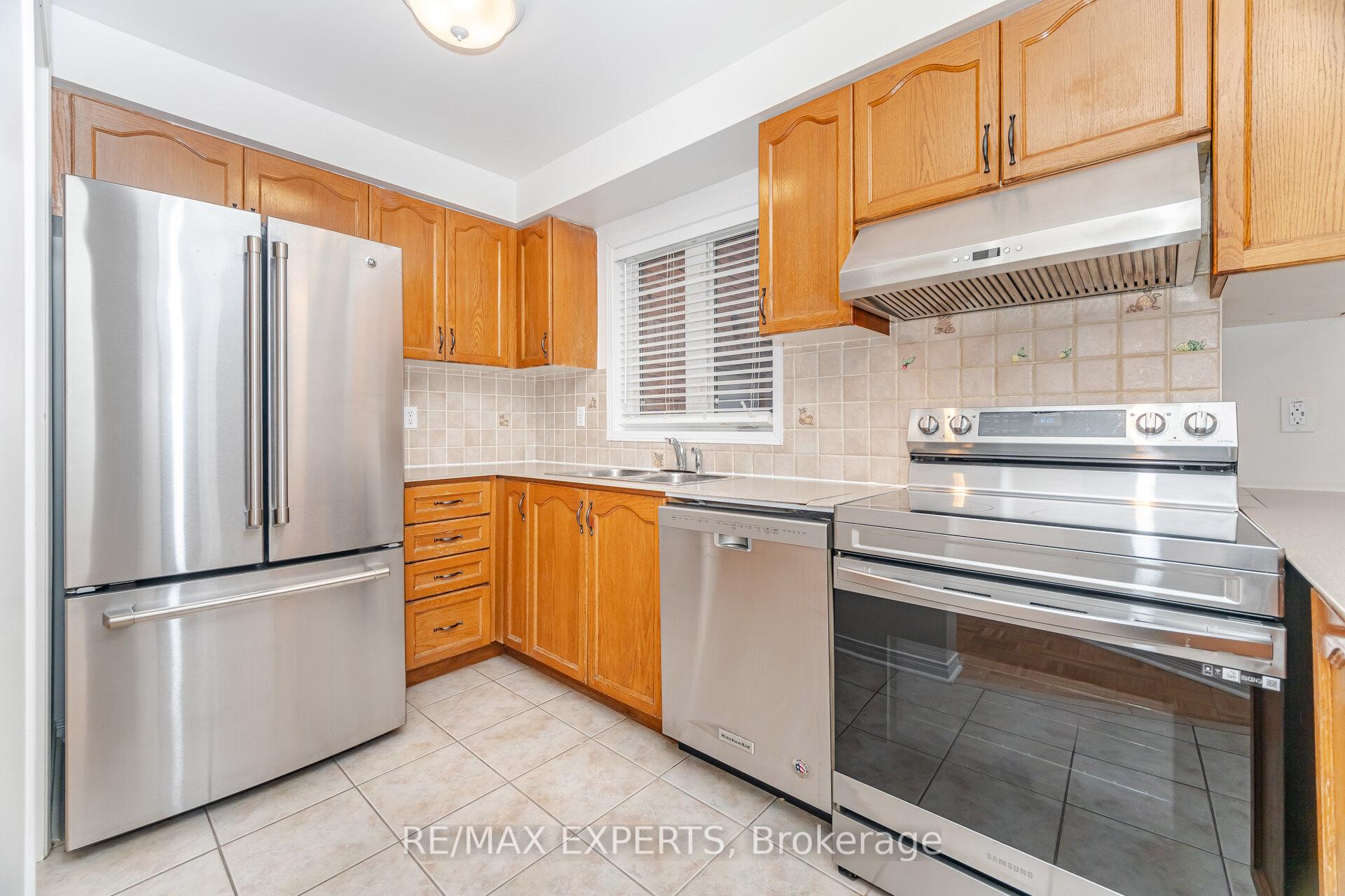 Photo 9 of 9 Marathon Avenue, Vaughan, Patterson — HOMEH