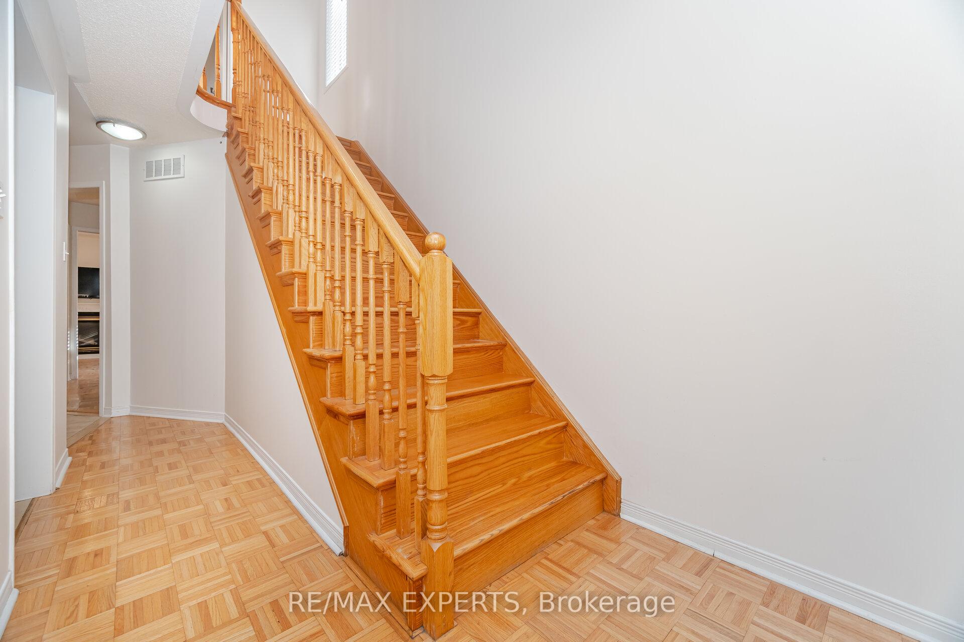 Photo 20 of 9 Marathon Avenue, Vaughan, Patterson — HOMEH
