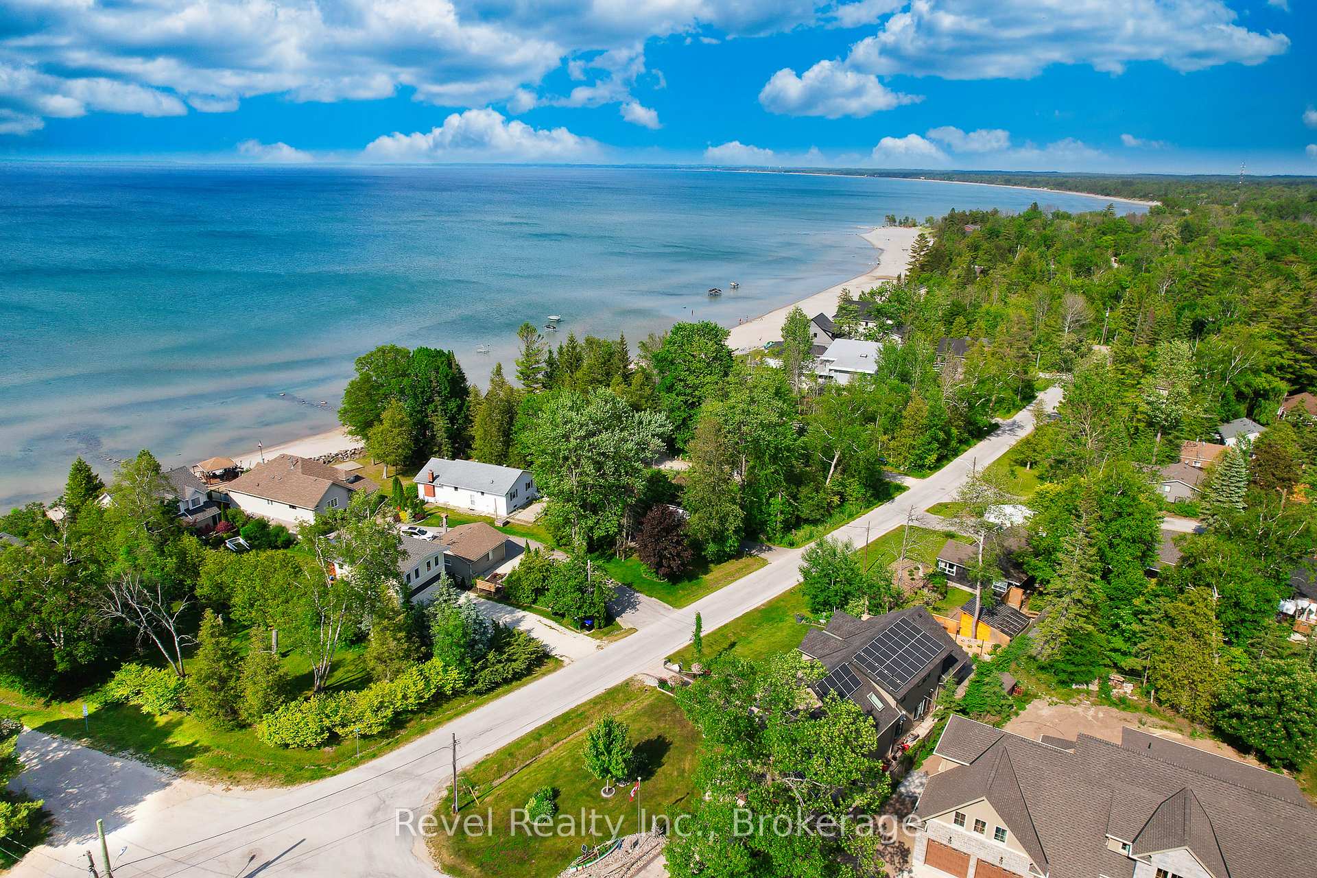 Photo 2 of 2165 Shore Lane, Wasaga Beach — HOMEH
