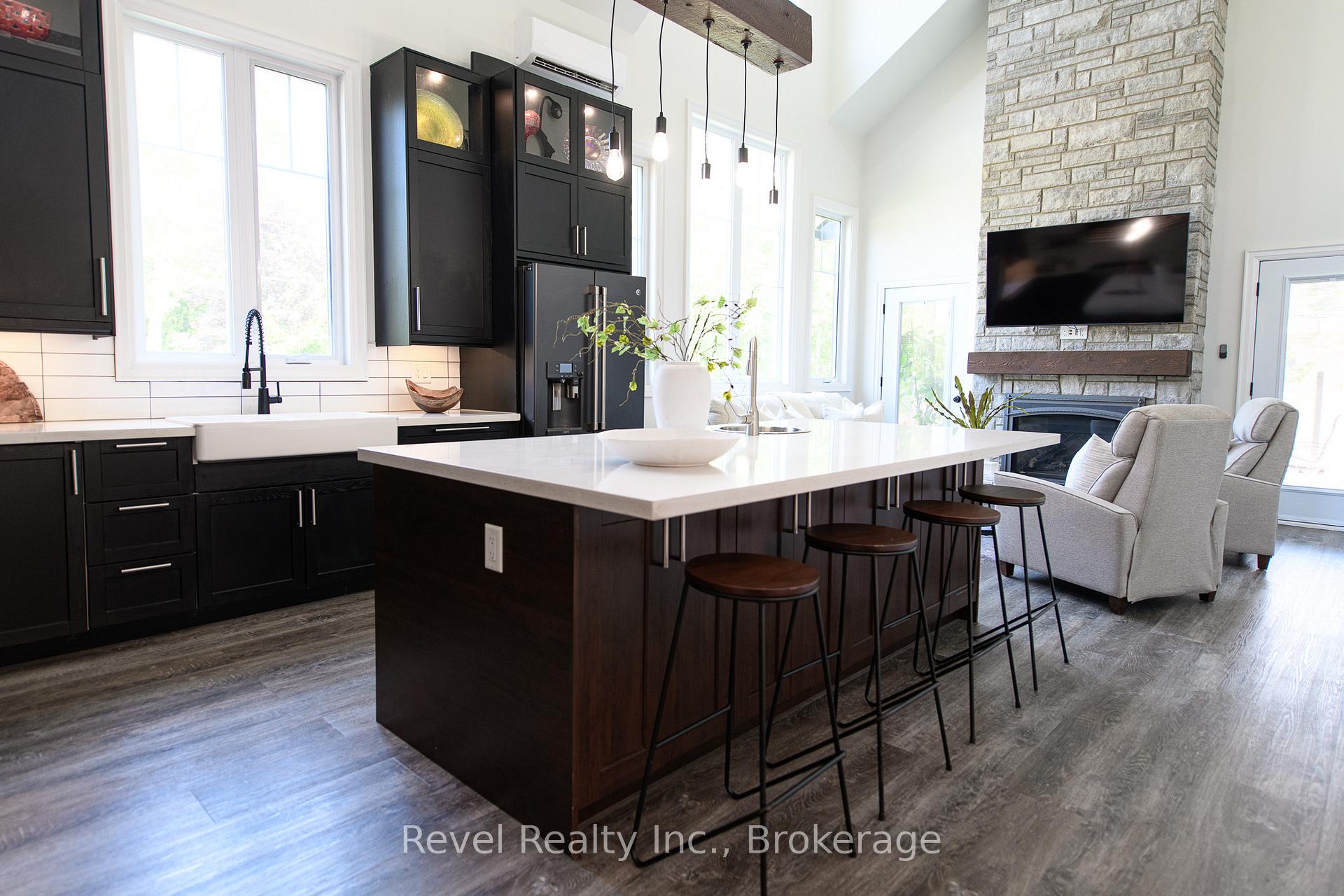 Photo 8 of 2165 Shore Lane, Wasaga Beach — HOMEH