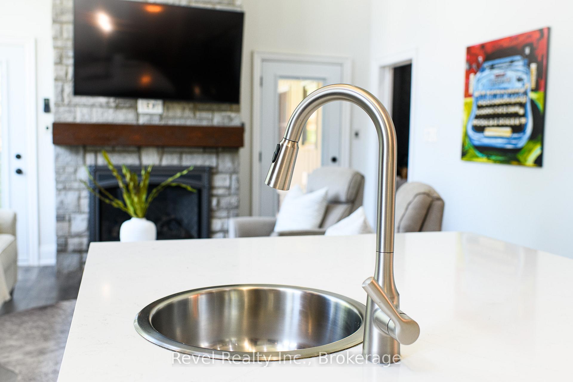 Photo 14 of 2165 Shore Lane, Wasaga Beach — HOMEH