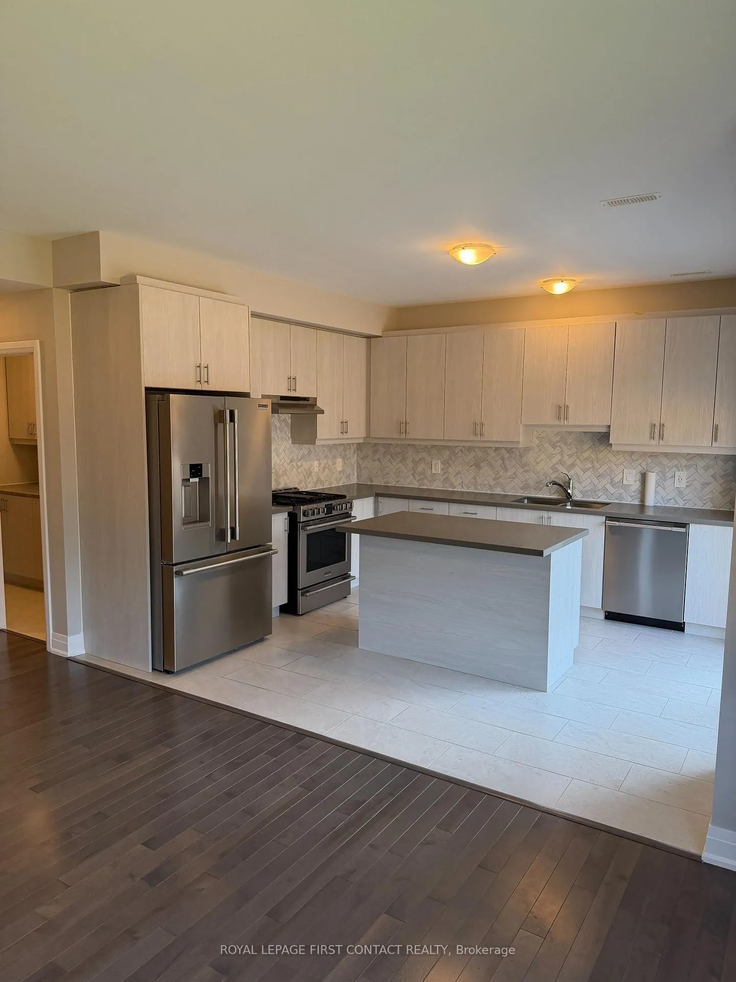 Photo 2 of Unit Upper, 25 Paddington Grove, Barrie, Rural Barrie Southwest — HOMEH