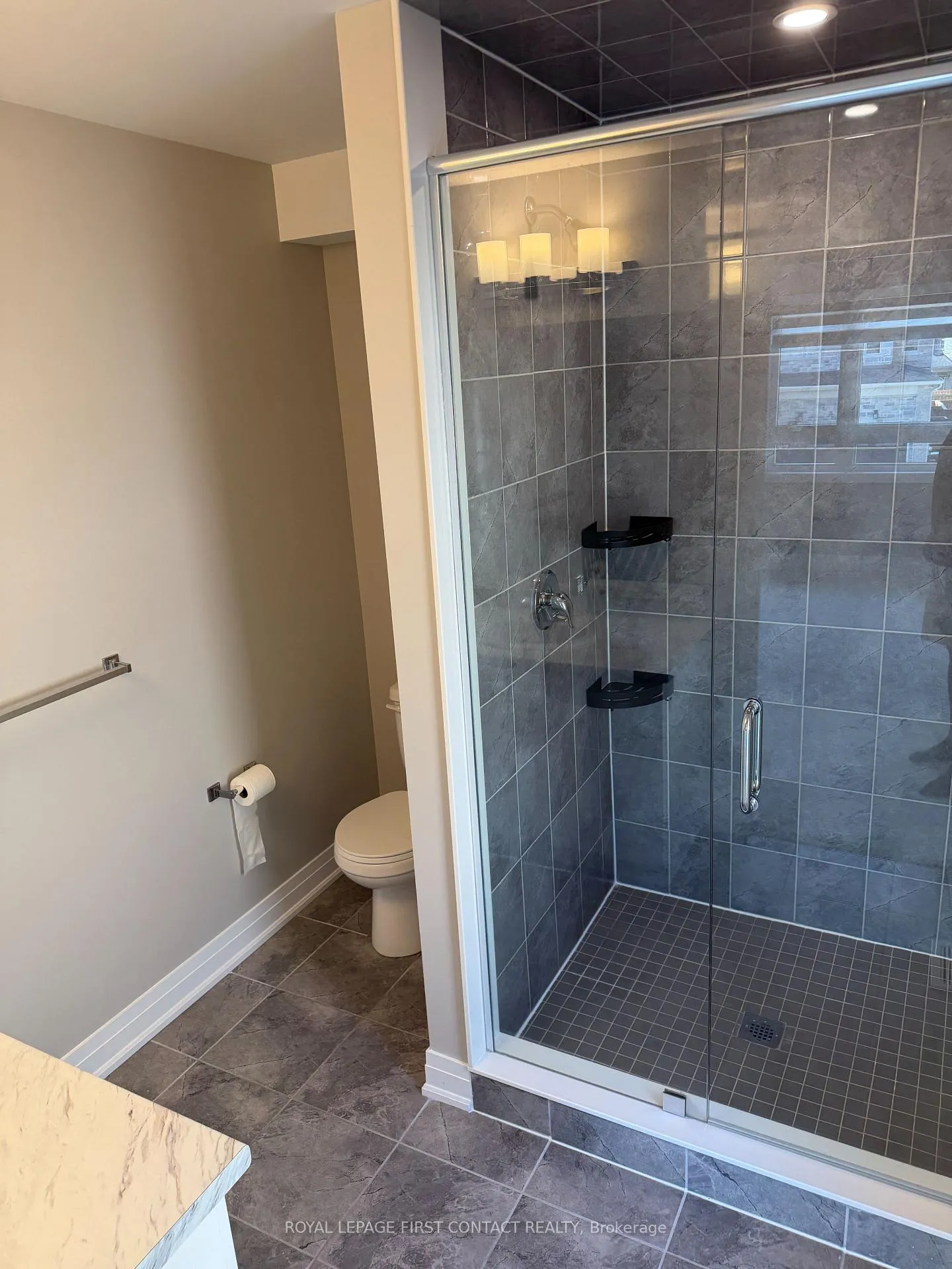 Photo 14 of Unit Upper, 25 Paddington Grove, Barrie, Rural Barrie Southwest — HOMEH