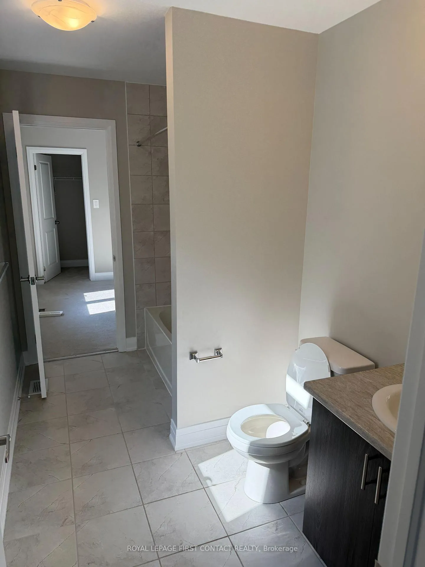 Photo 17 of Unit Upper, 25 Paddington Grove, Barrie, Rural Barrie Southwest — HOMEH