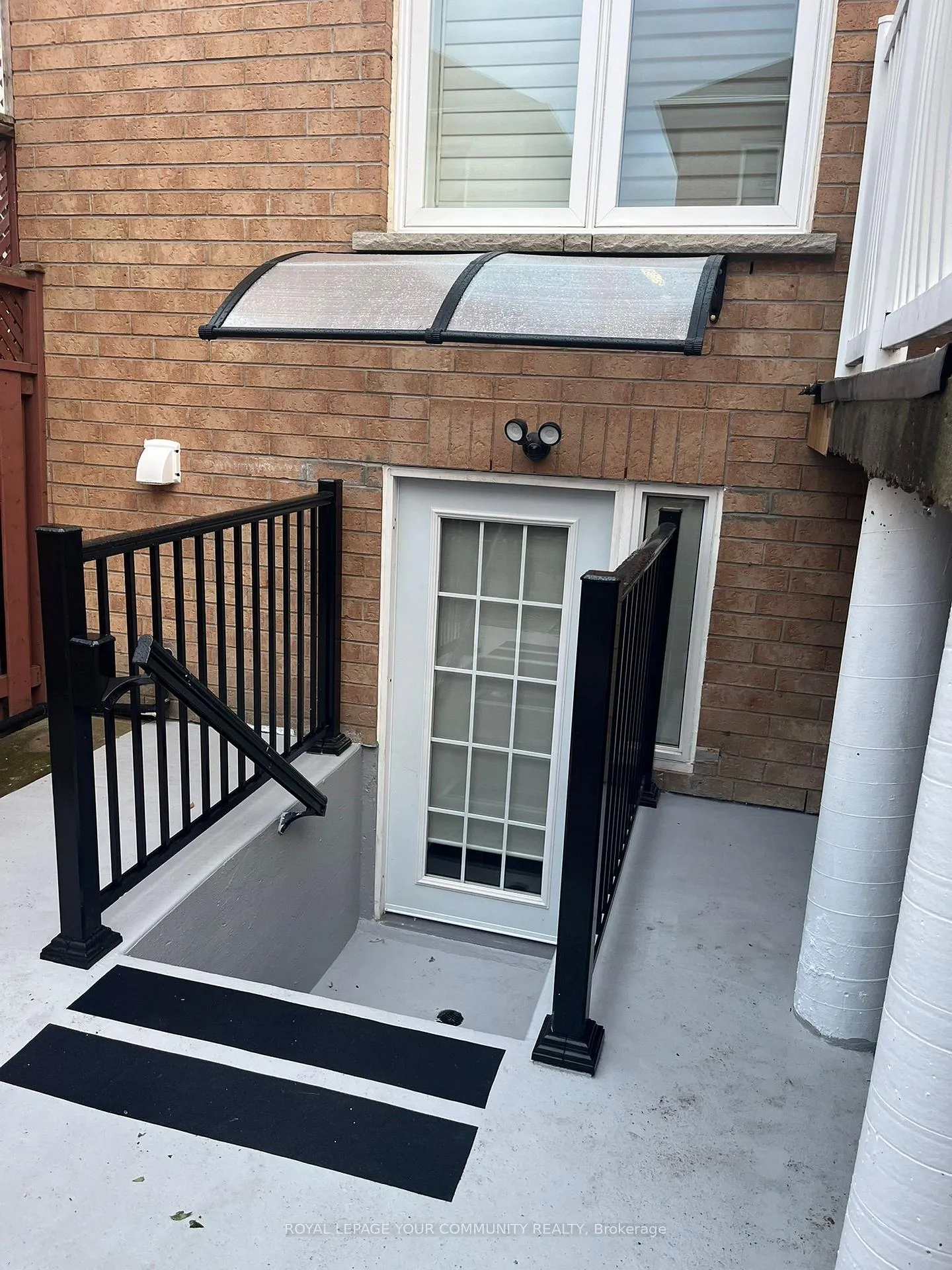 Photo 2 of 49 Chiara Drive, Vaughan, Vellore Village — HOMEH