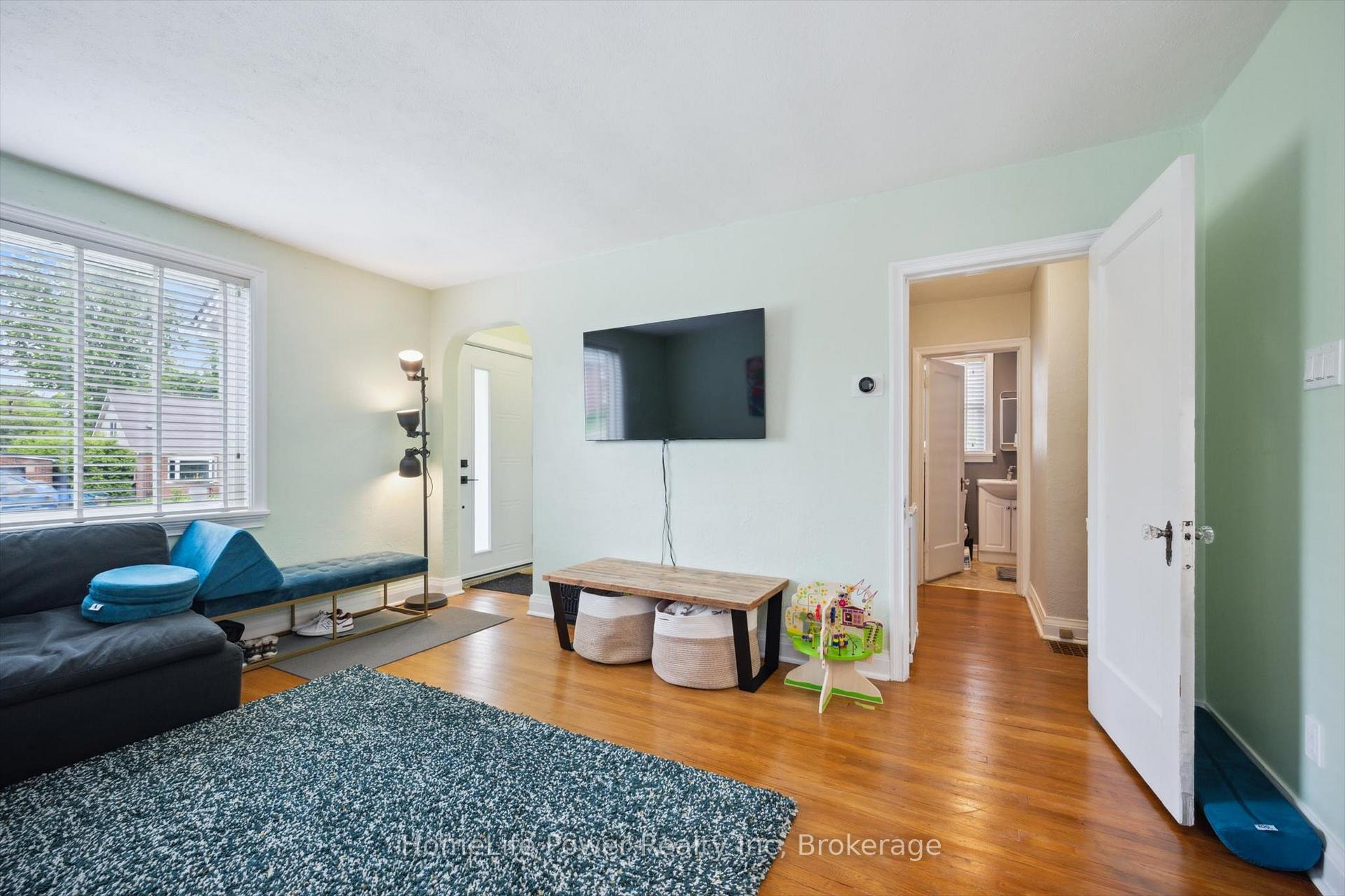 Photo 8 of 186 Bridgeport Road E, Waterloo — HOMEH