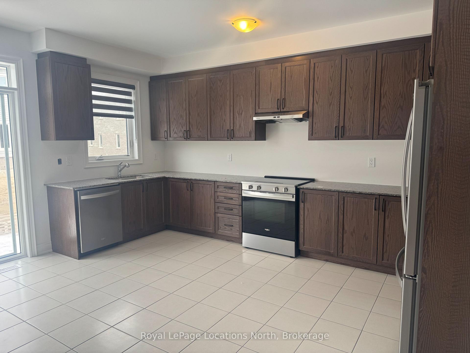 Photo 7 of 63 Amber Drive, Wasaga Beach — HOMEH