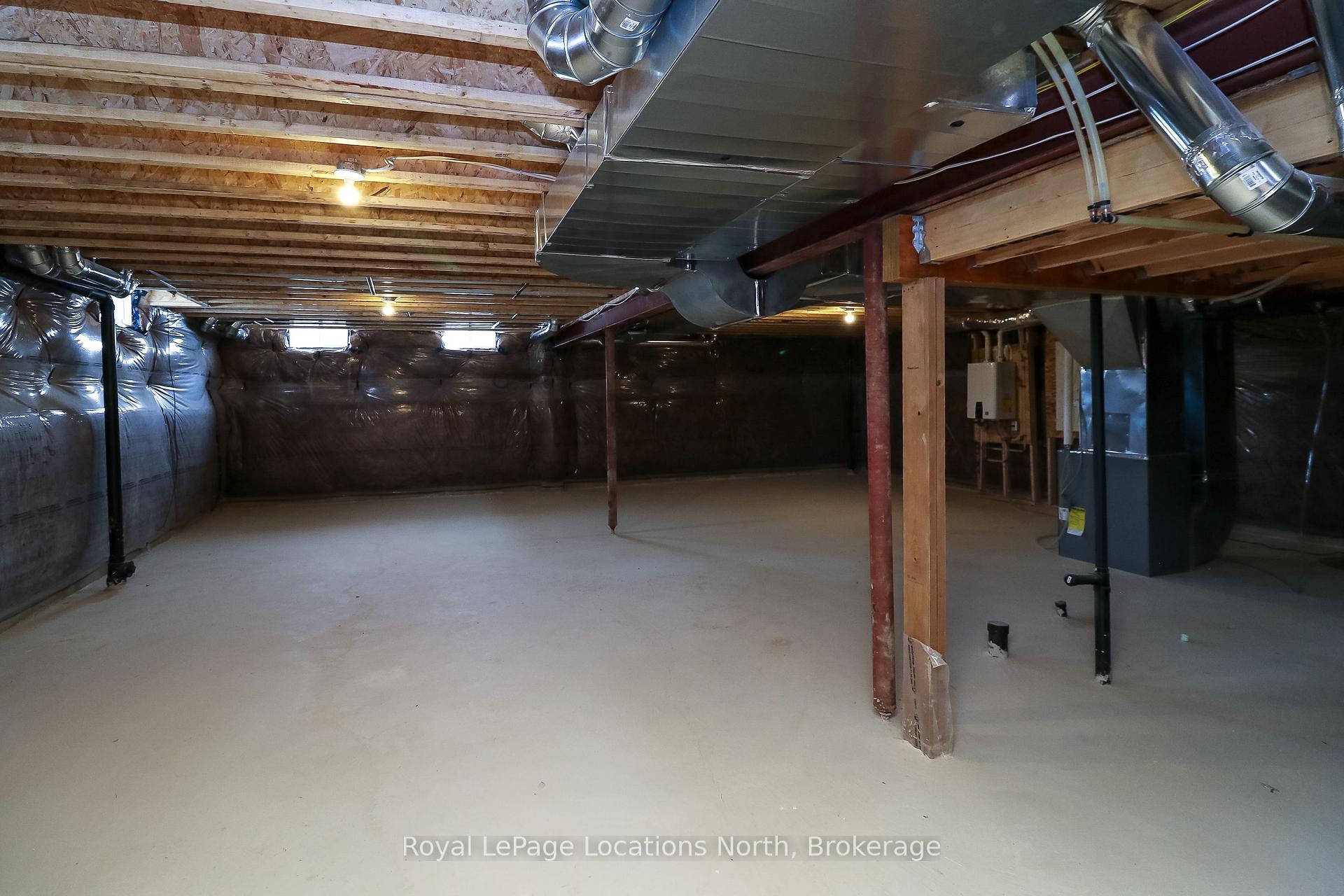 Photo 40 of 63 Amber Drive, Wasaga Beach — HOMEH