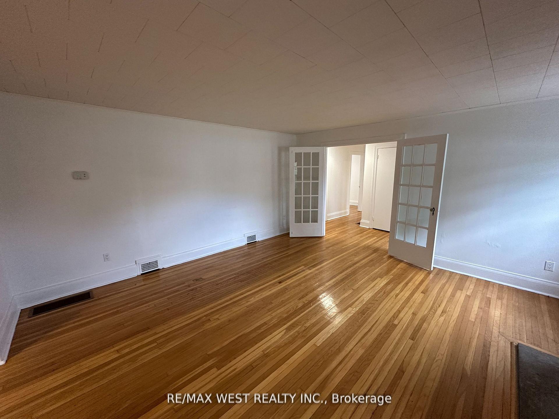 Photo 5 of 8186 Islington Avenue, Vaughan, Islington Woods — HOMEH