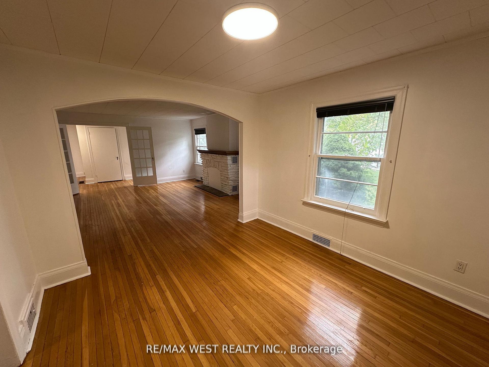 Photo 10 of 8186 Islington Avenue, Vaughan, Islington Woods — HOMEH