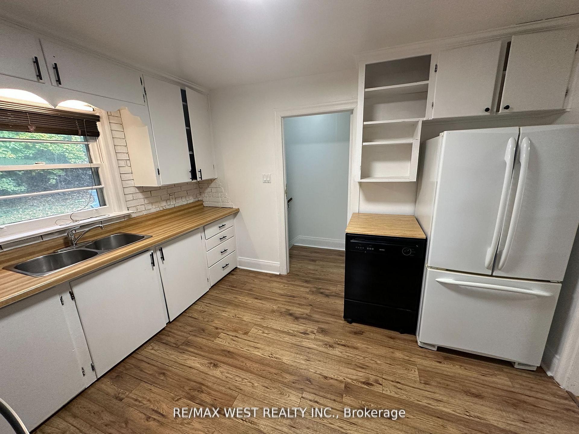 Photo 12 of 8186 Islington Avenue, Vaughan, Islington Woods — HOMEH