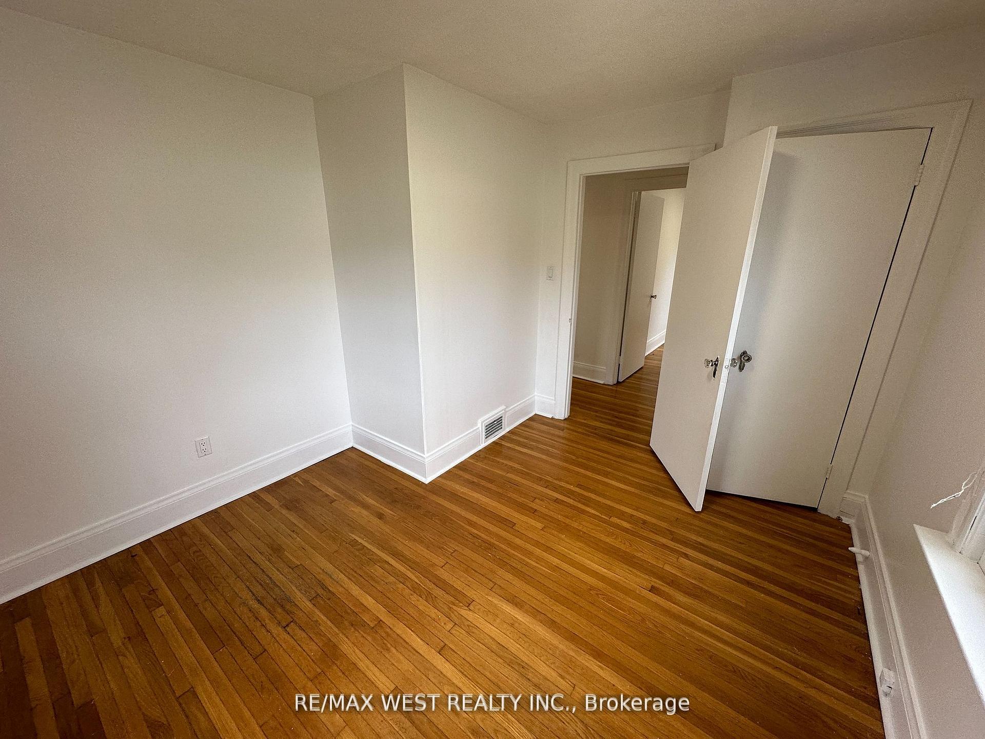 Photo 17 of 8186 Islington Avenue, Vaughan, Islington Woods — HOMEH