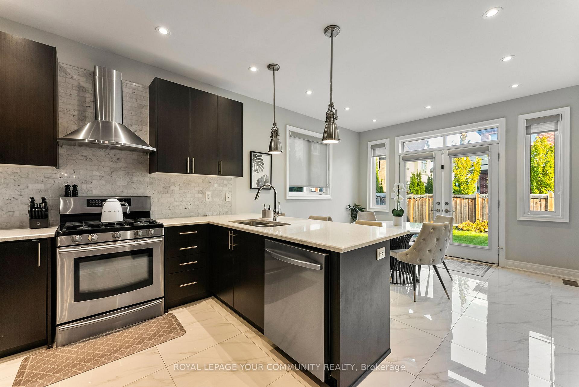 Photo 13 of 39 Rivoli Drive, Vaughan, Vellore Village — HOMEH