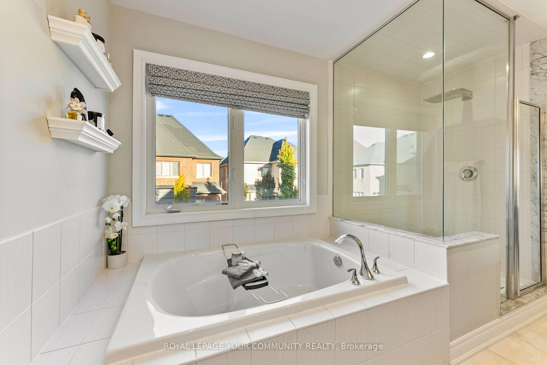 Photo 21 of 39 Rivoli Drive, Vaughan, Vellore Village — HOMEH
