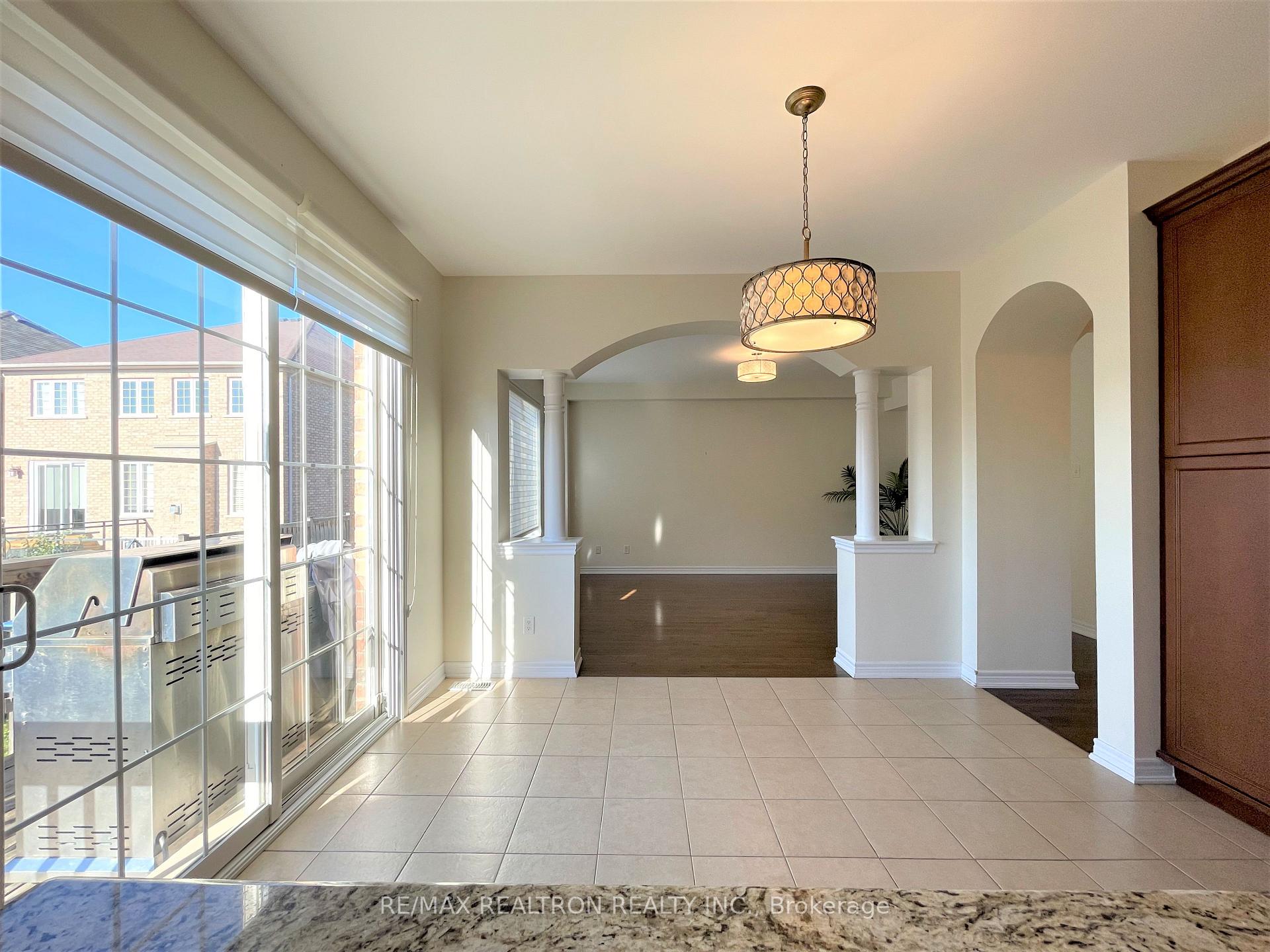 Photo 14 of 205 Vanda Drive, Vaughan, Patterson — HOMEH