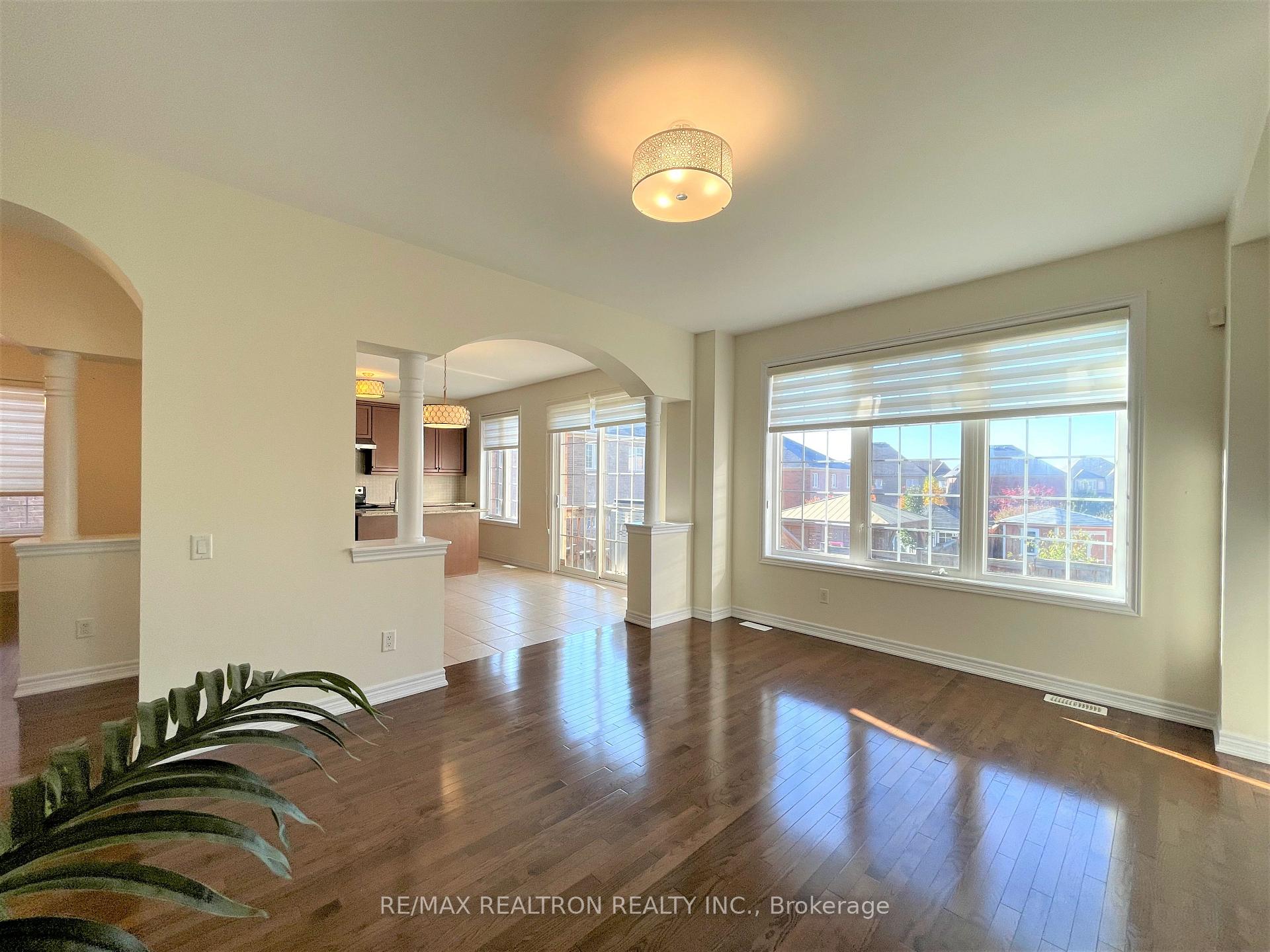 Photo 16 of 205 Vanda Drive, Vaughan, Patterson — HOMEH