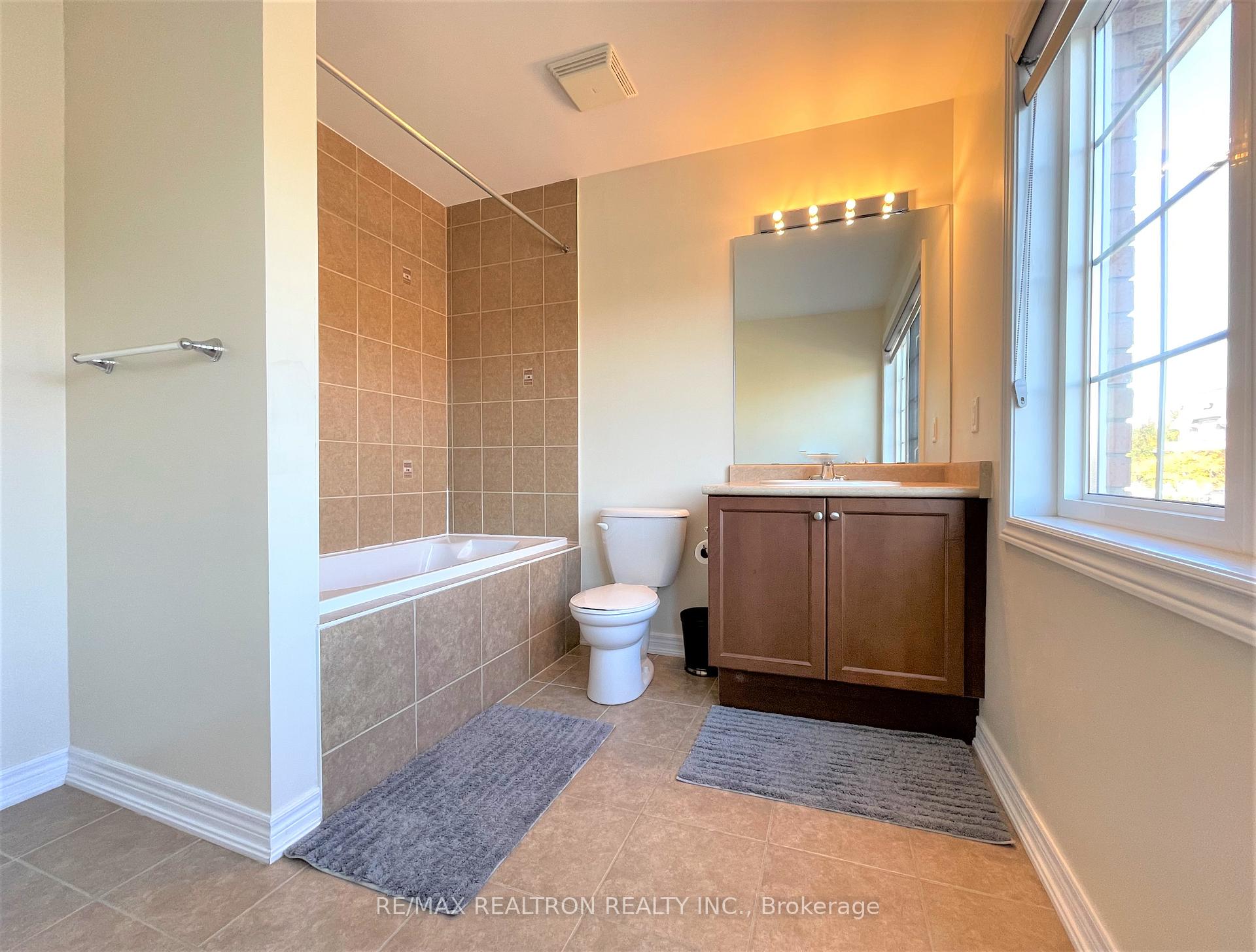 Photo 19 of 205 Vanda Drive, Vaughan, Patterson — HOMEH