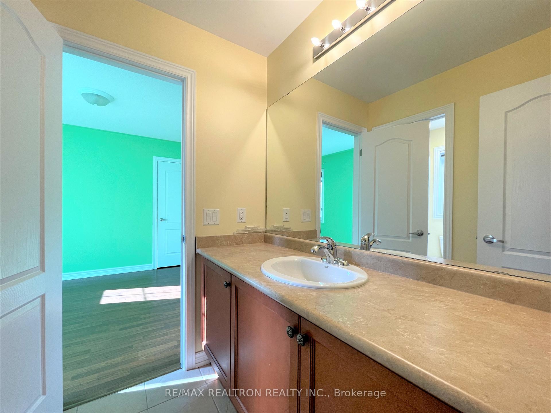 Photo 26 of 205 Vanda Drive, Vaughan, Patterson — HOMEH