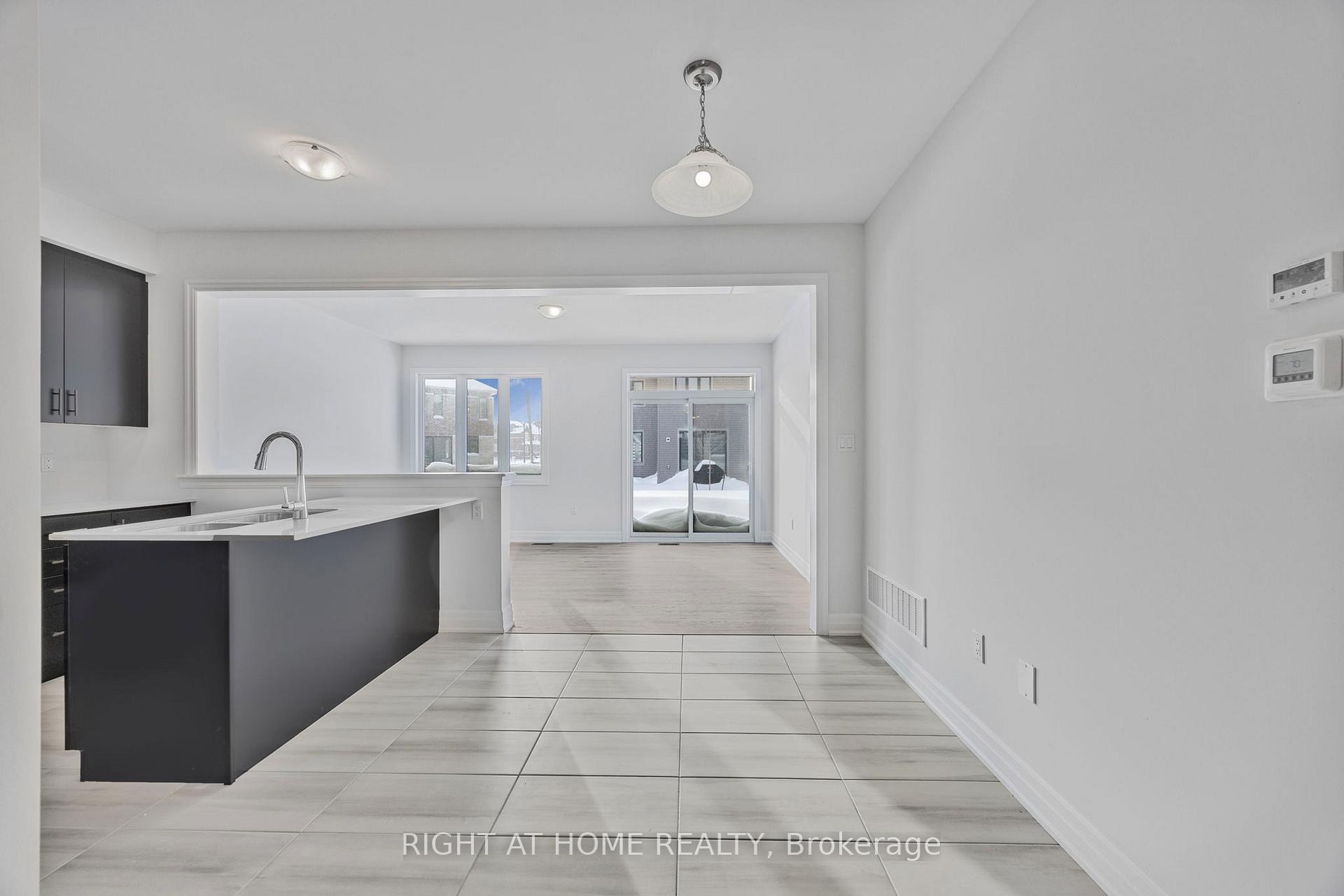 Photo 4 of 52 Del Ray Crescent, Wasaga Beach — HOMEH