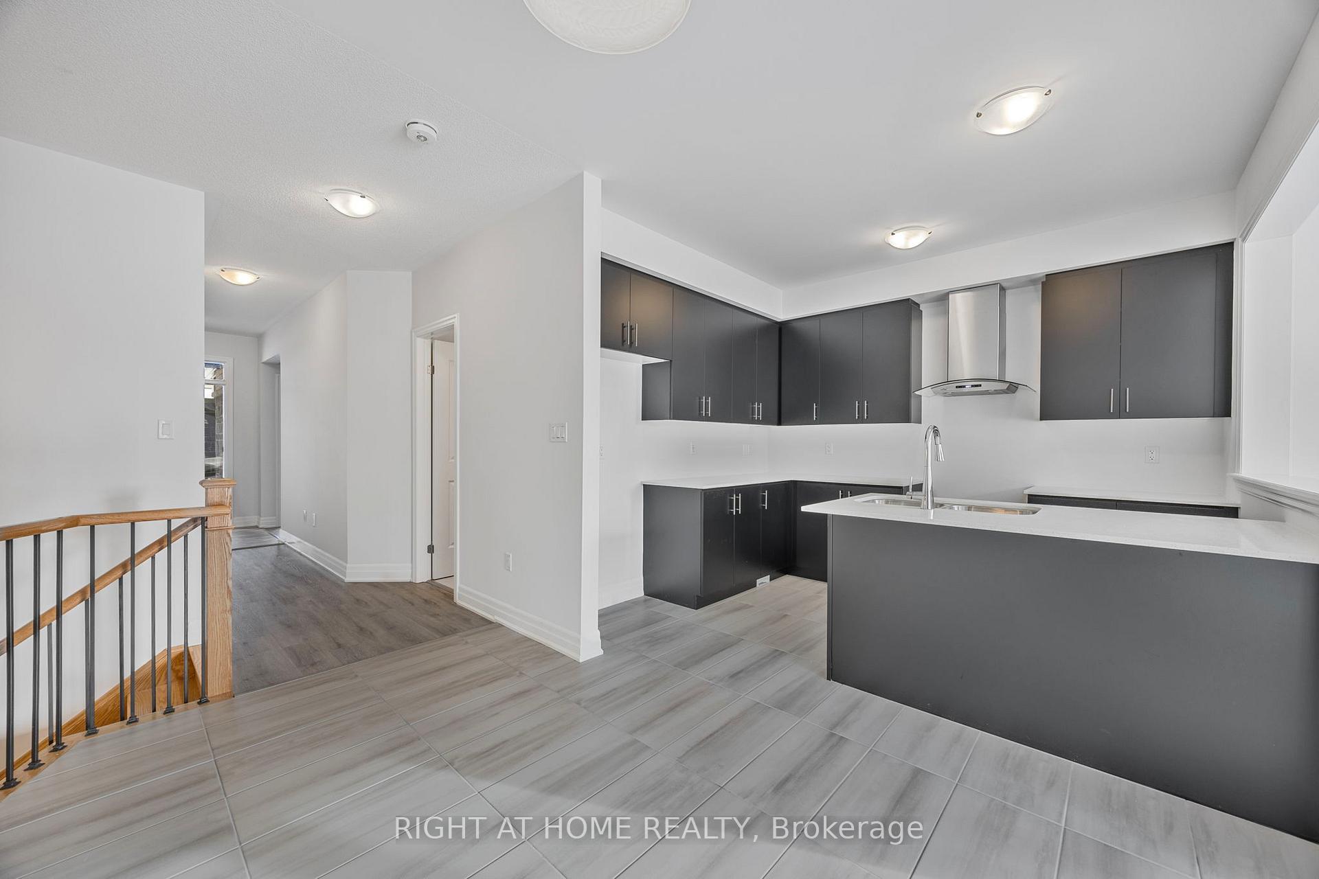Photo 8 of 52 Del Ray Crescent, Wasaga Beach — HOMEH