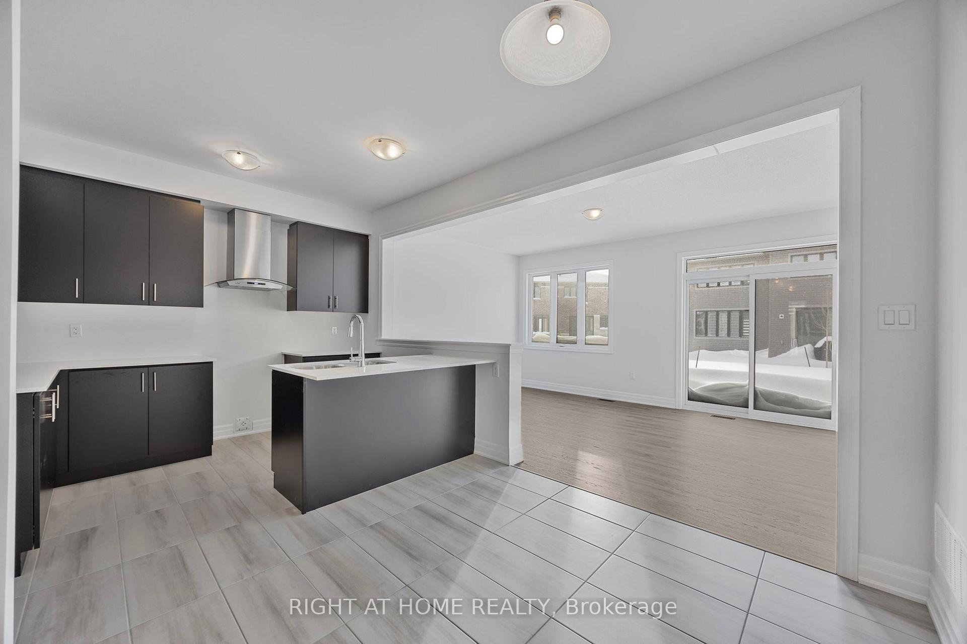 Photo 10 of 52 Del Ray Crescent, Wasaga Beach — HOMEH