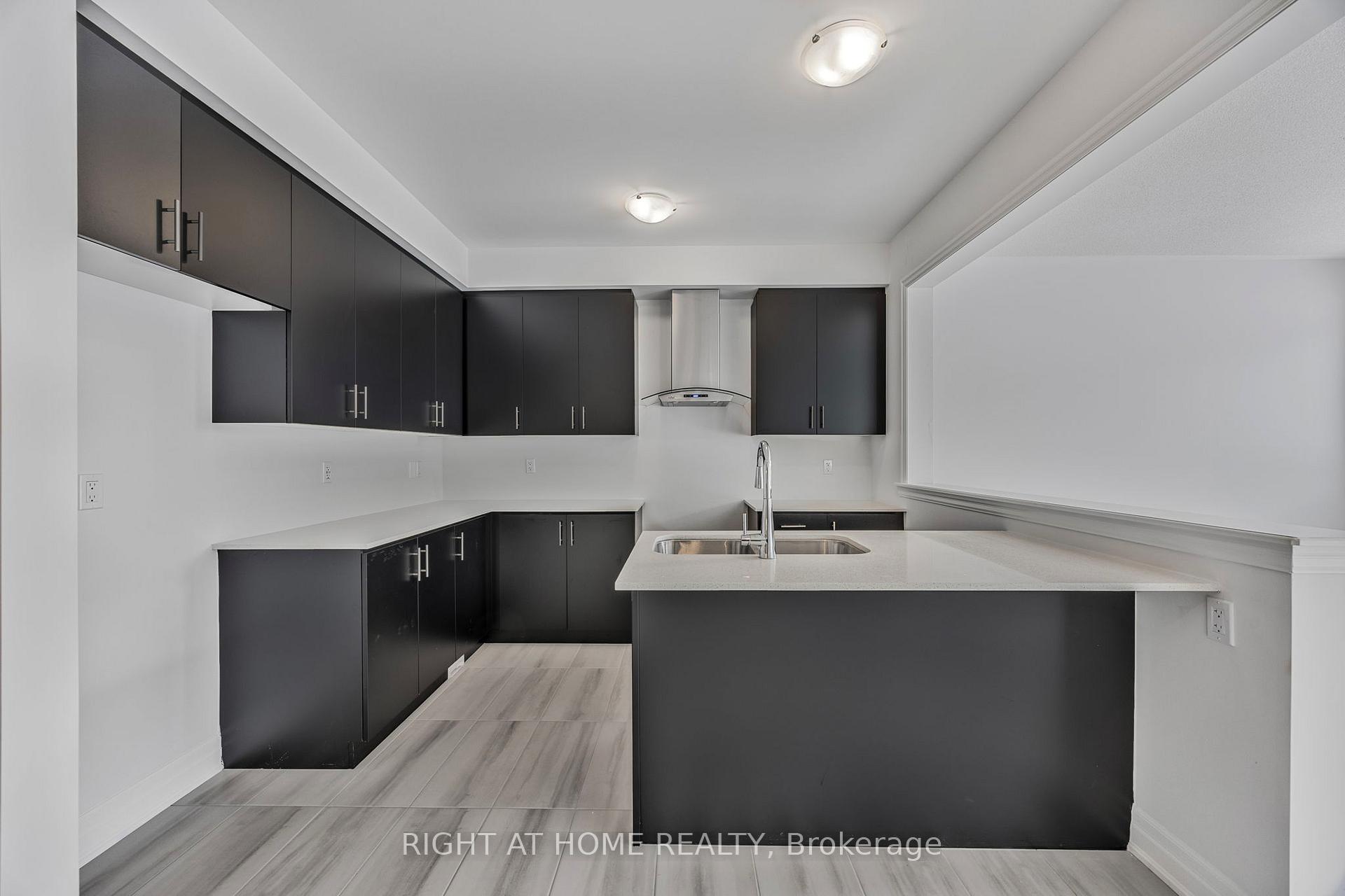 Photo 12 of 52 Del Ray Crescent, Wasaga Beach — HOMEH