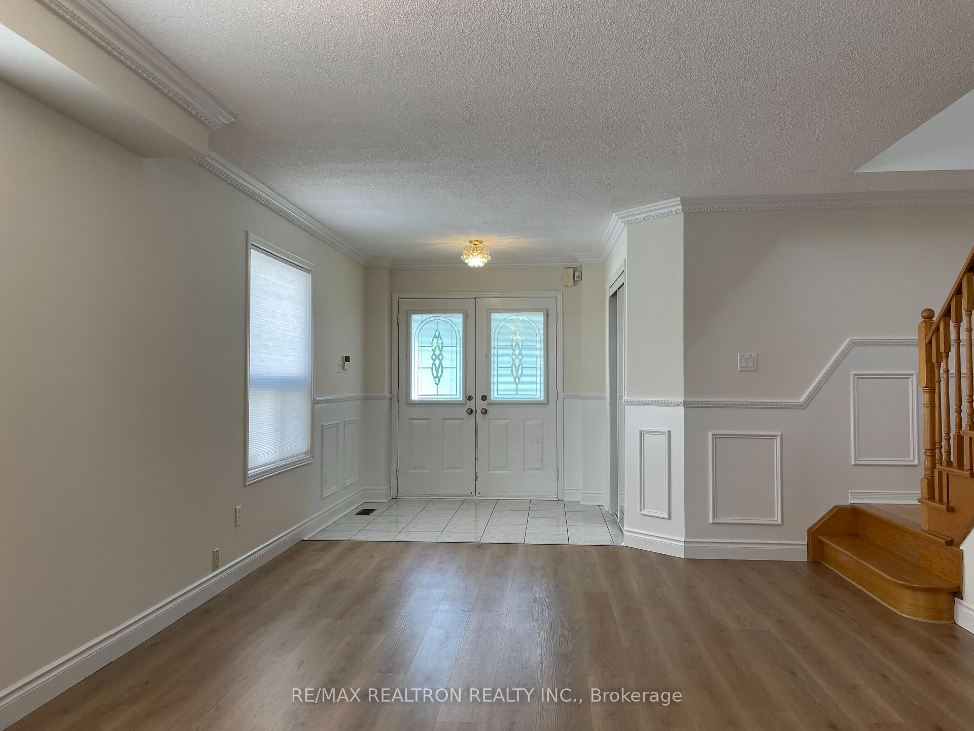 Photo 2 of 123 Foxfield Crescent, Vaughan, Patterson — HOMEH