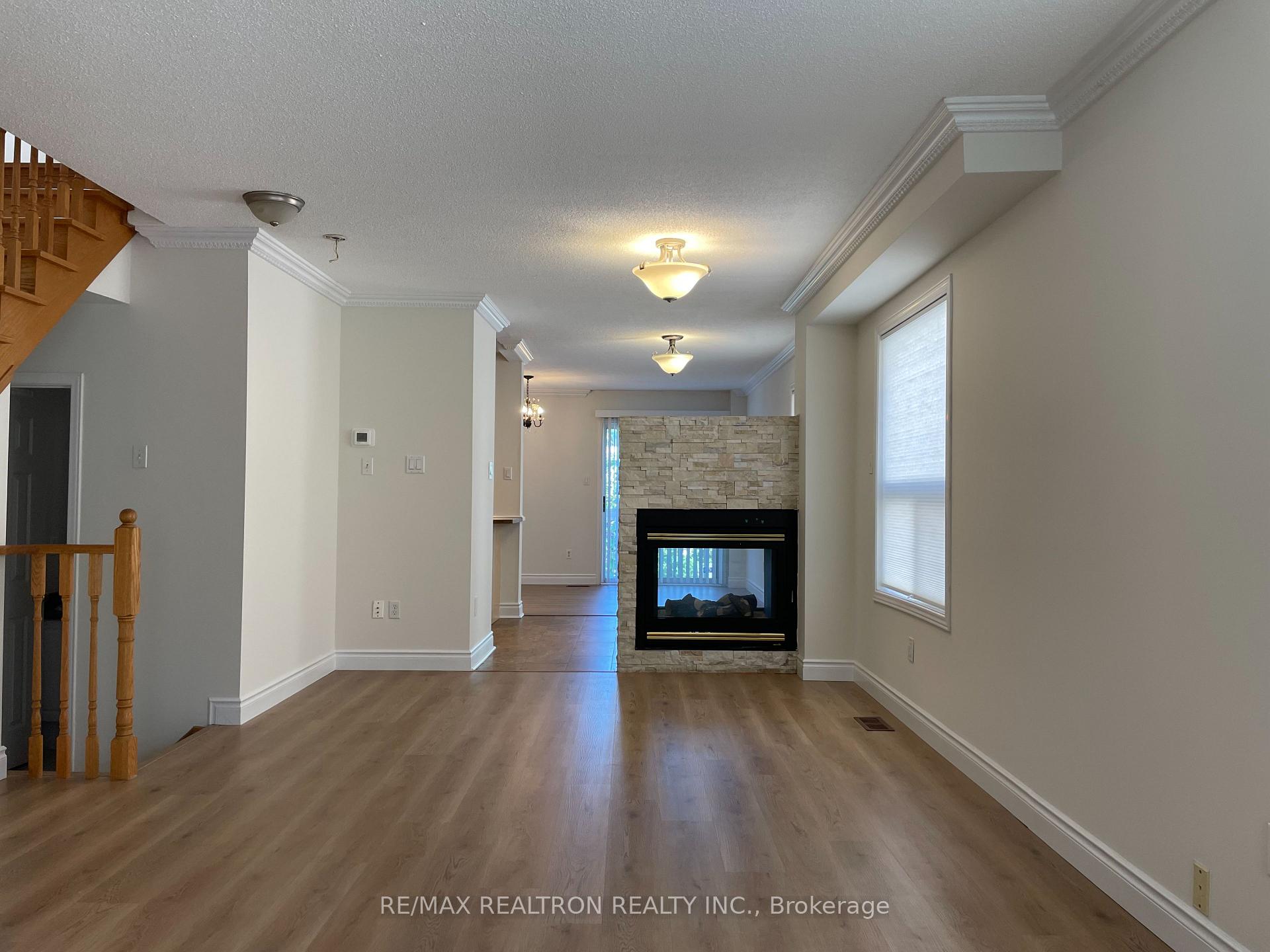 Photo 3 of 123 Foxfield Crescent, Vaughan, Patterson — HOMEH