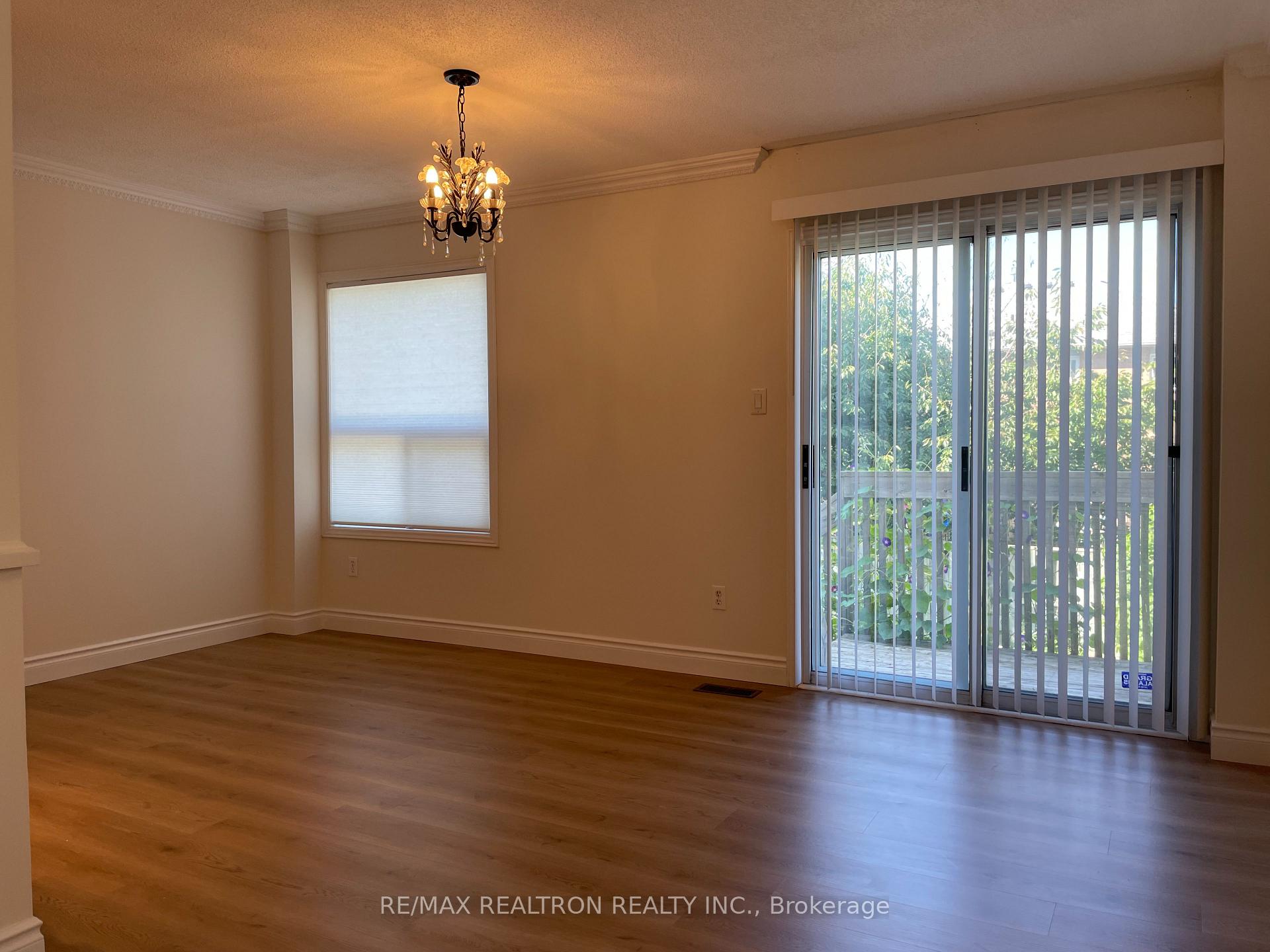 Photo 5 of 123 Foxfield Crescent, Vaughan, Patterson — HOMEH