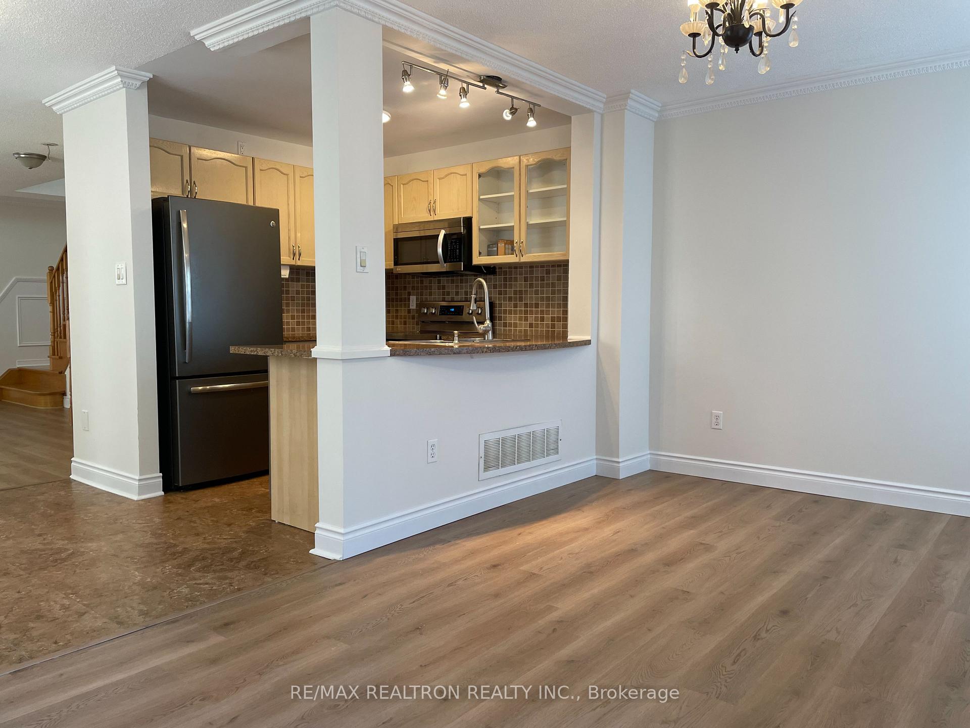 Photo 7 of 123 Foxfield Crescent, Vaughan, Patterson — HOMEH