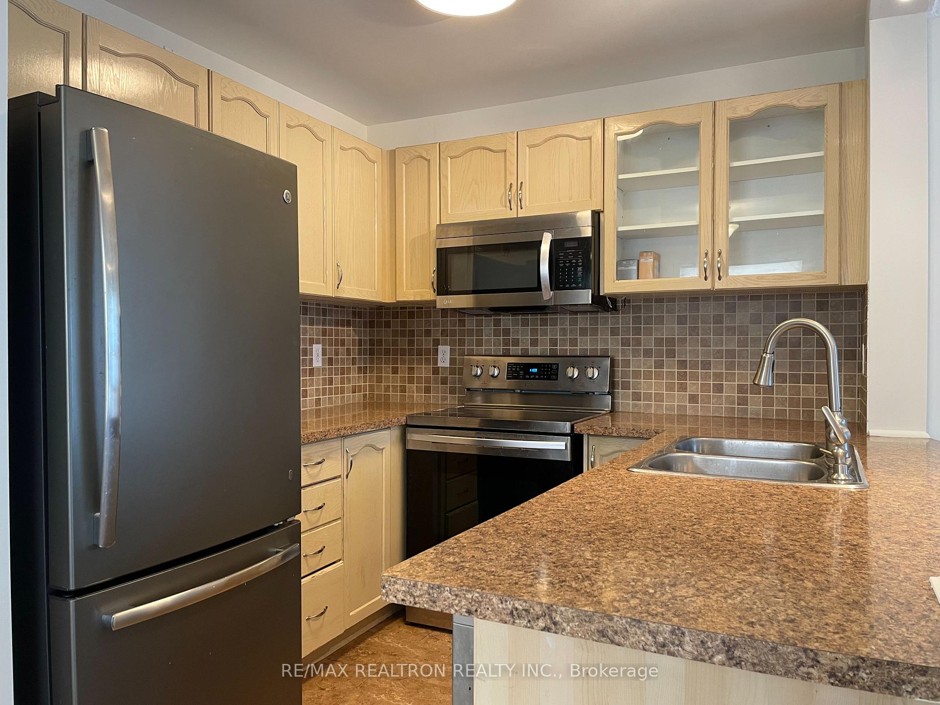 Photo 11 of 123 Foxfield Crescent, Vaughan, Patterson — HOMEH