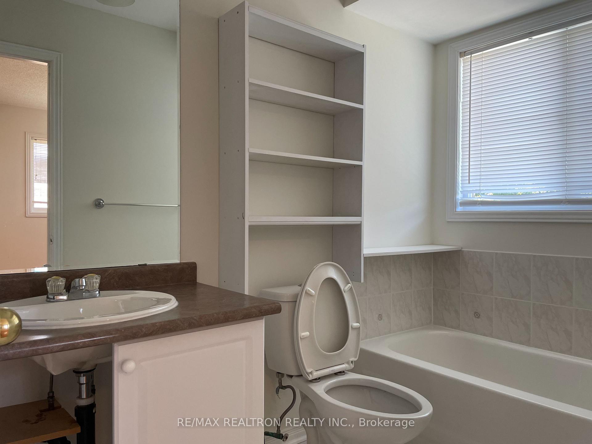 Photo 15 of 123 Foxfield Crescent, Vaughan, Patterson — HOMEH