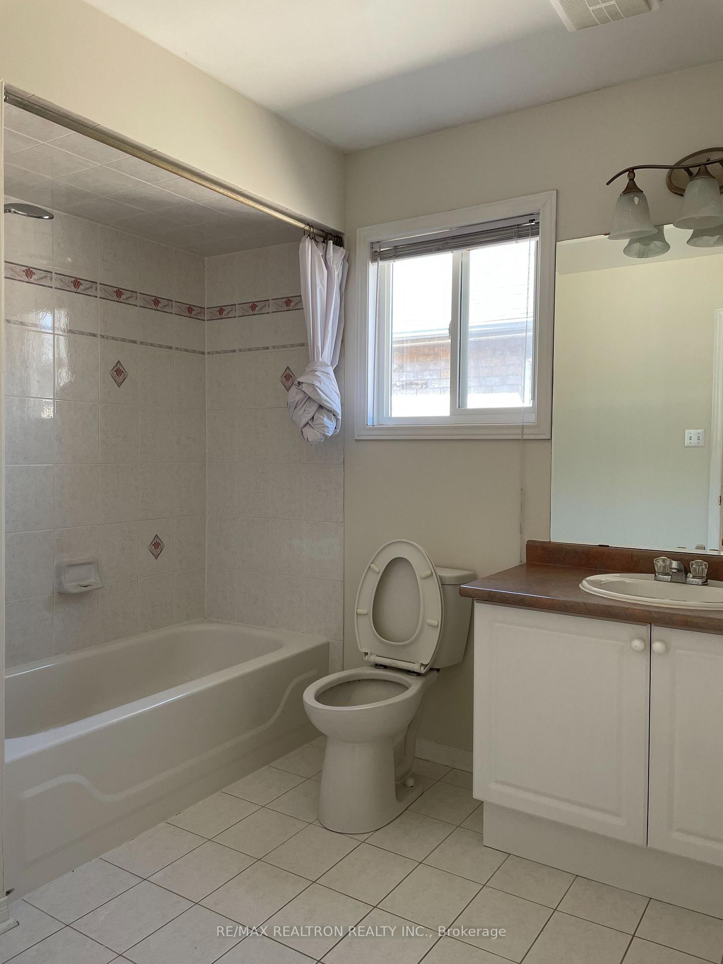 Photo 21 of 123 Foxfield Crescent, Vaughan, Patterson — HOMEH