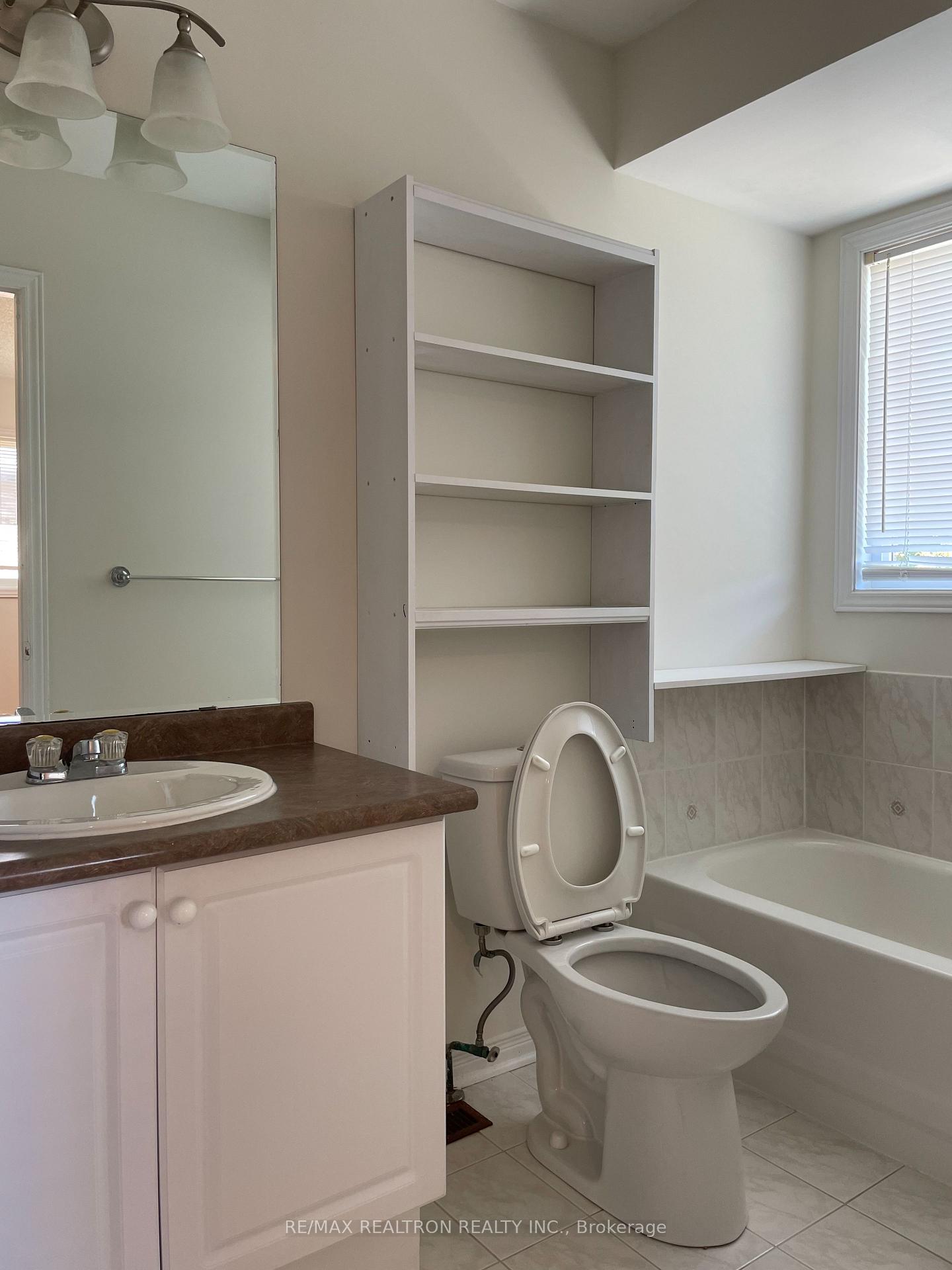Photo 26 of 123 Foxfield Crescent, Vaughan, Patterson — HOMEH
