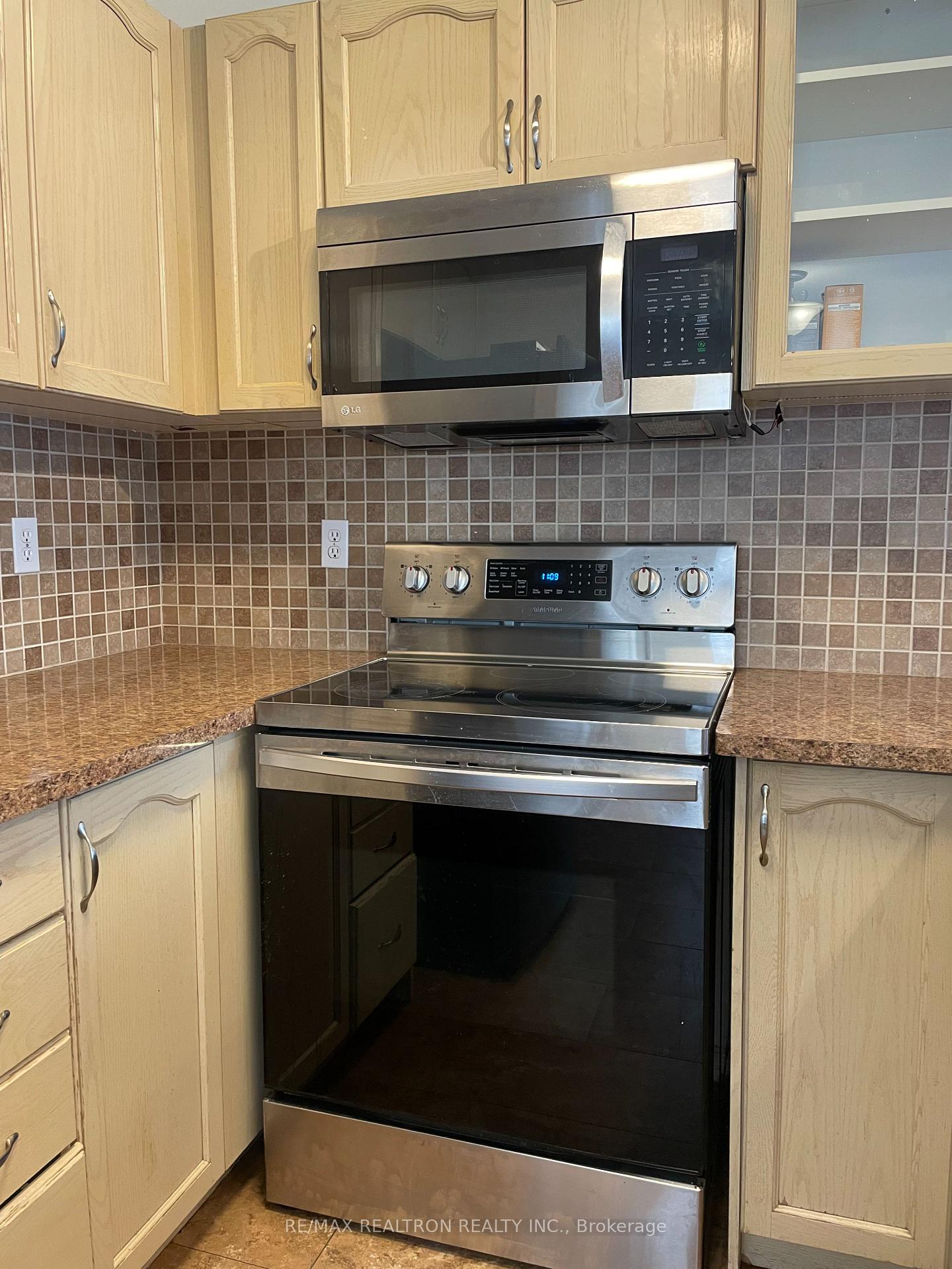 Photo 29 of 123 Foxfield Crescent, Vaughan, Patterson — HOMEH