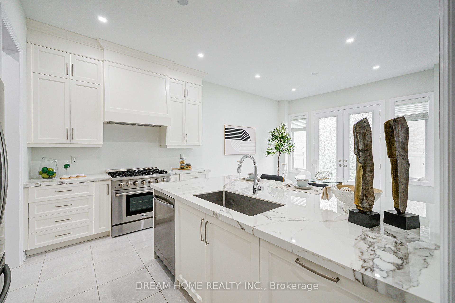Photo 15 of 113 Botelho Circle, Aurora, Bayview Southeast — HOMEH