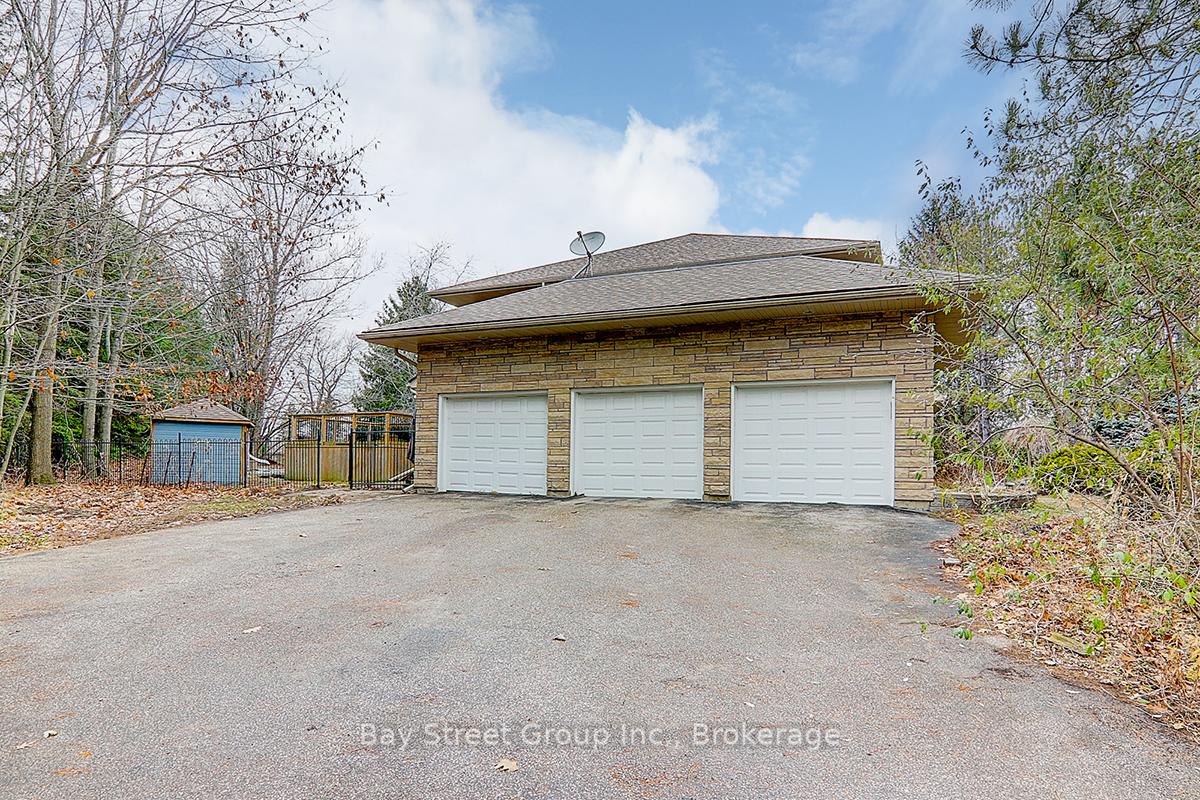 Photo 2 of 8 Bristol Sands Crescent, Uxbridge, Rural Uxbridge — HOMEH