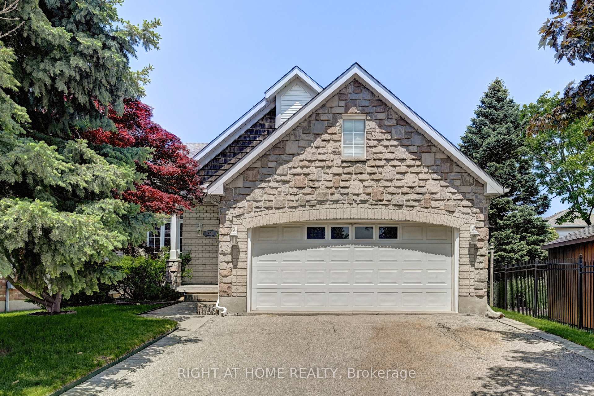 Photo 1 of 436 Dansbury Drive, Waterloo — HOMEH