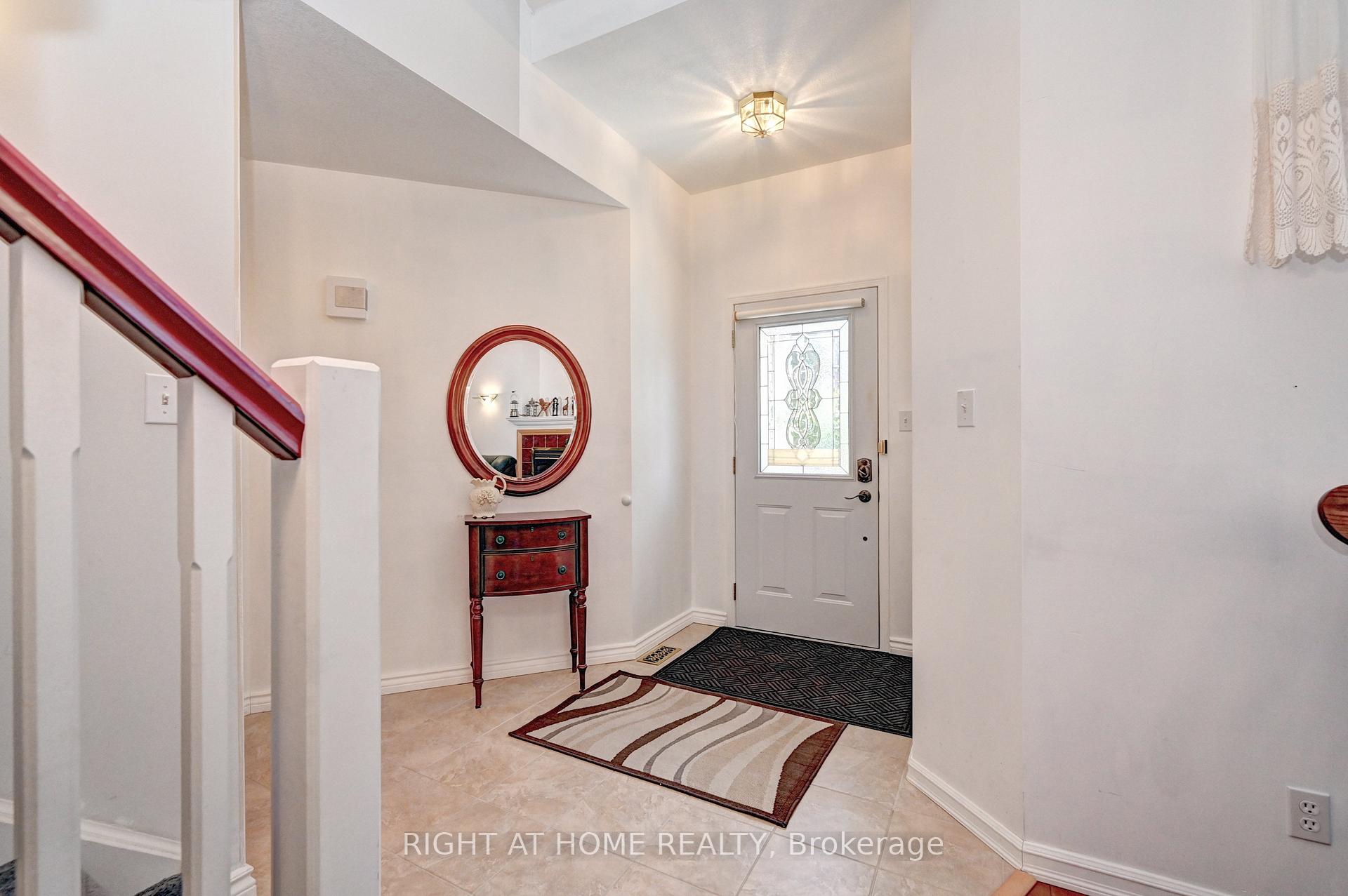Photo 4 of 436 Dansbury Drive, Waterloo — HOMEH