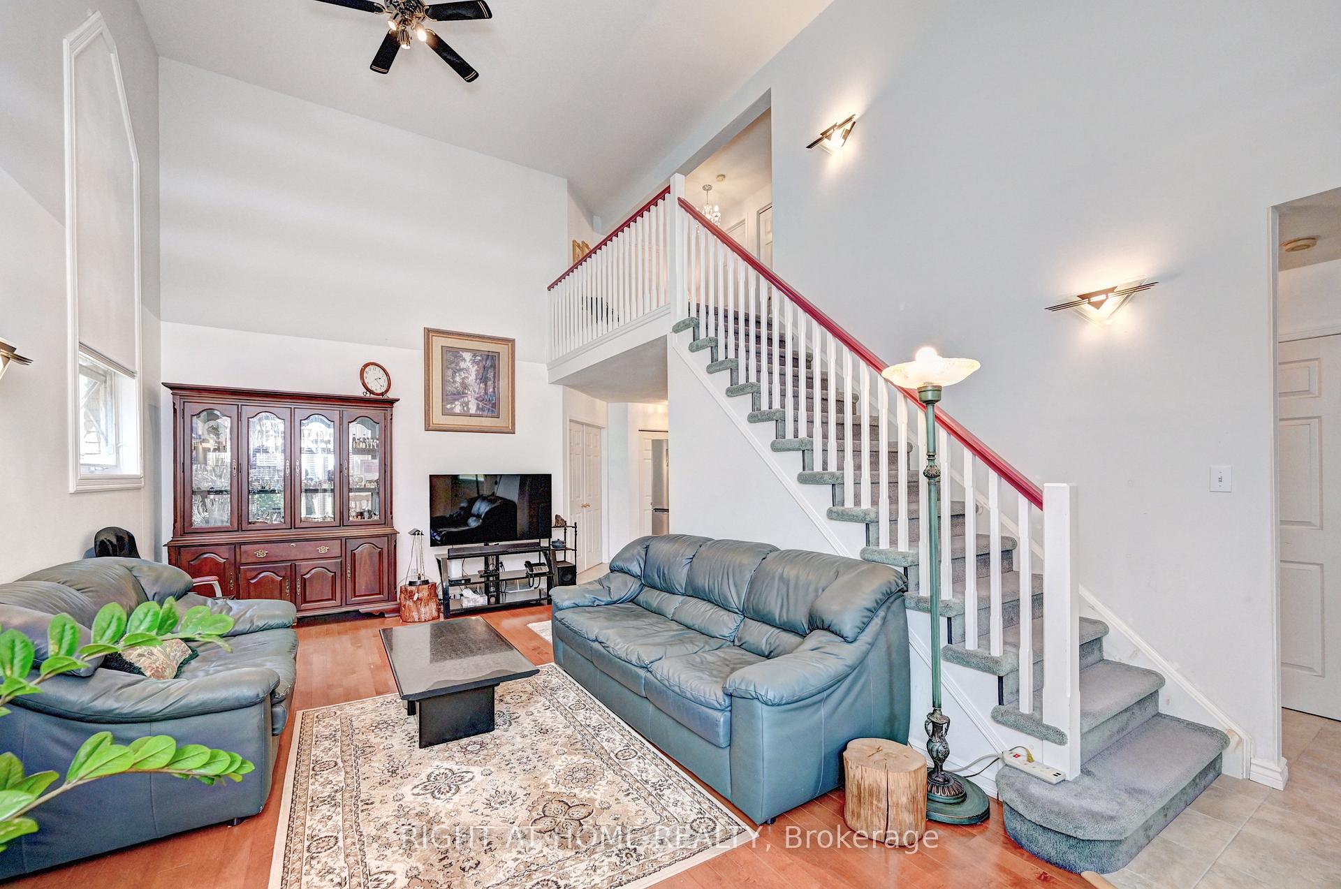 Photo 8 of 436 Dansbury Drive, Waterloo — HOMEH