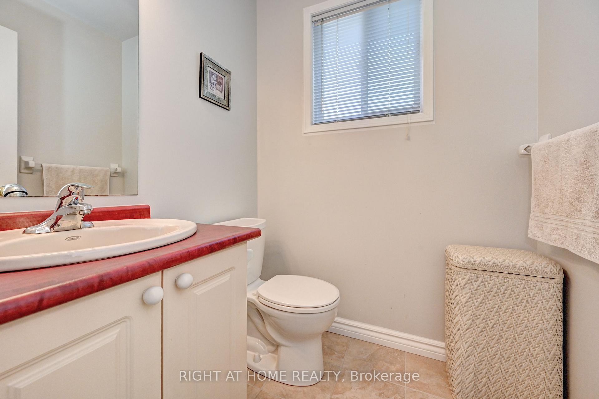 Photo 11 of 436 Dansbury Drive, Waterloo — HOMEH