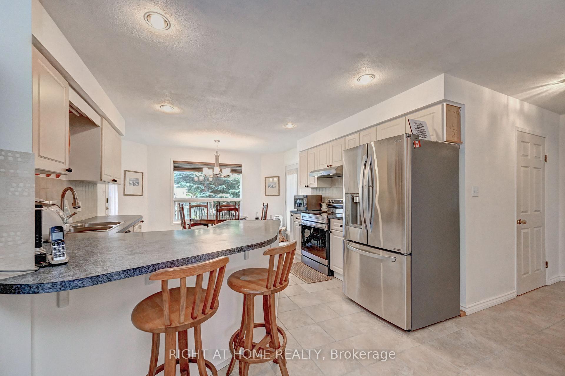 Photo 13 of 436 Dansbury Drive, Waterloo — HOMEH